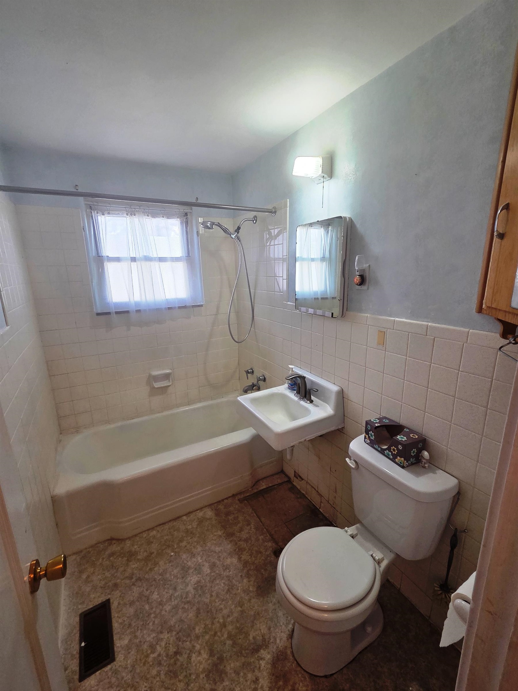 501 Sunnyside Ct, Newton, Kansas image 13
