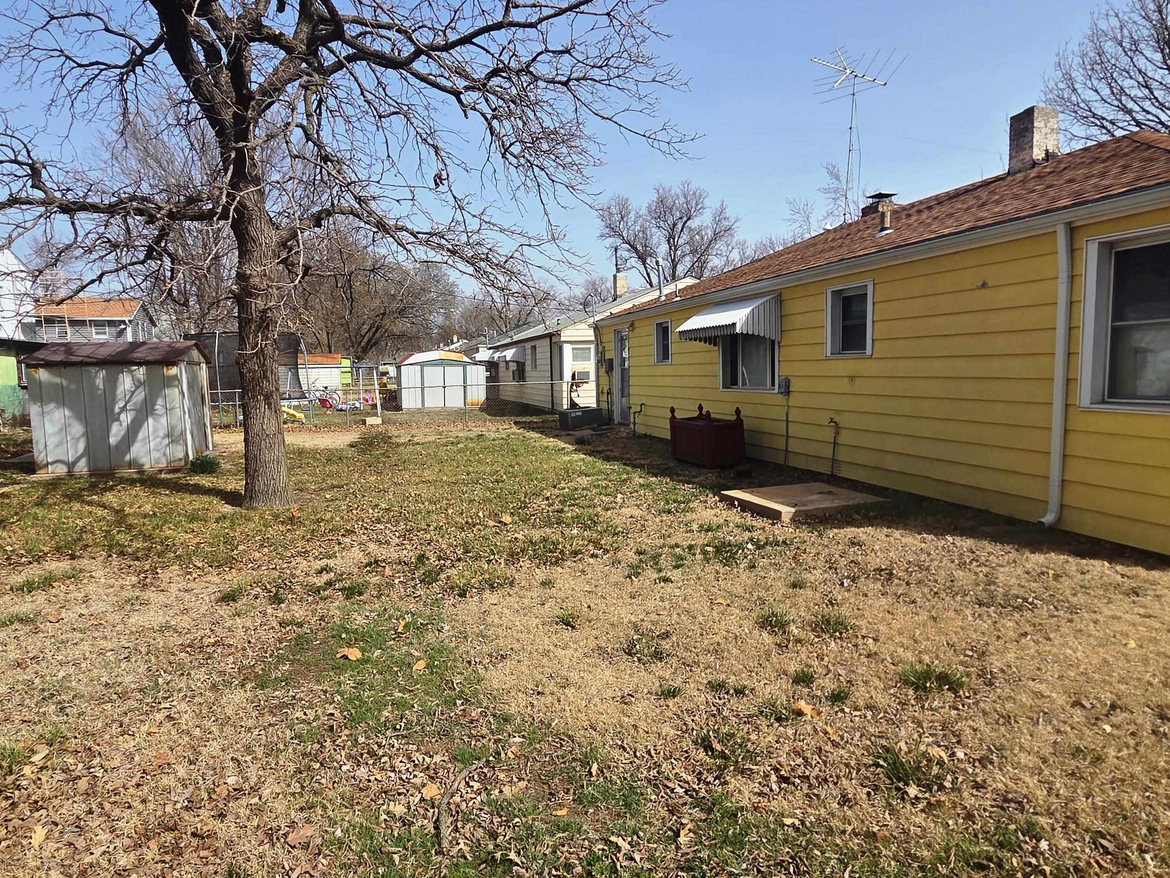 501 Sunnyside Ct, Newton, Kansas image 18