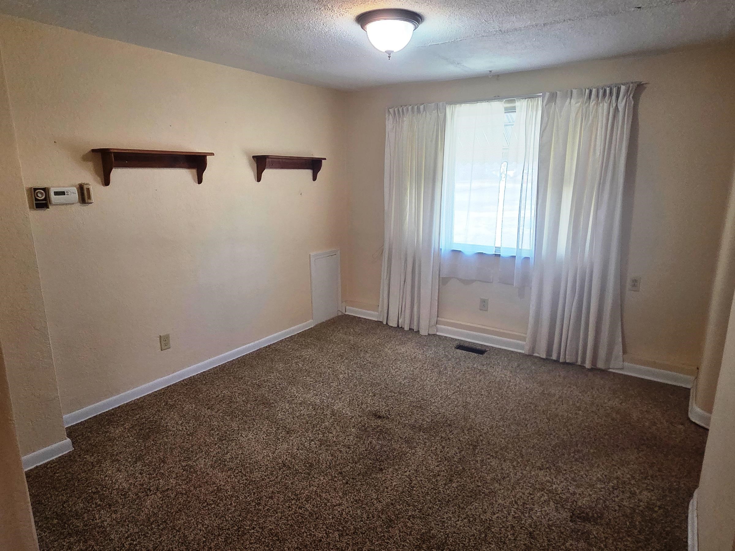 501 Sunnyside Ct, Newton, Kansas image 4