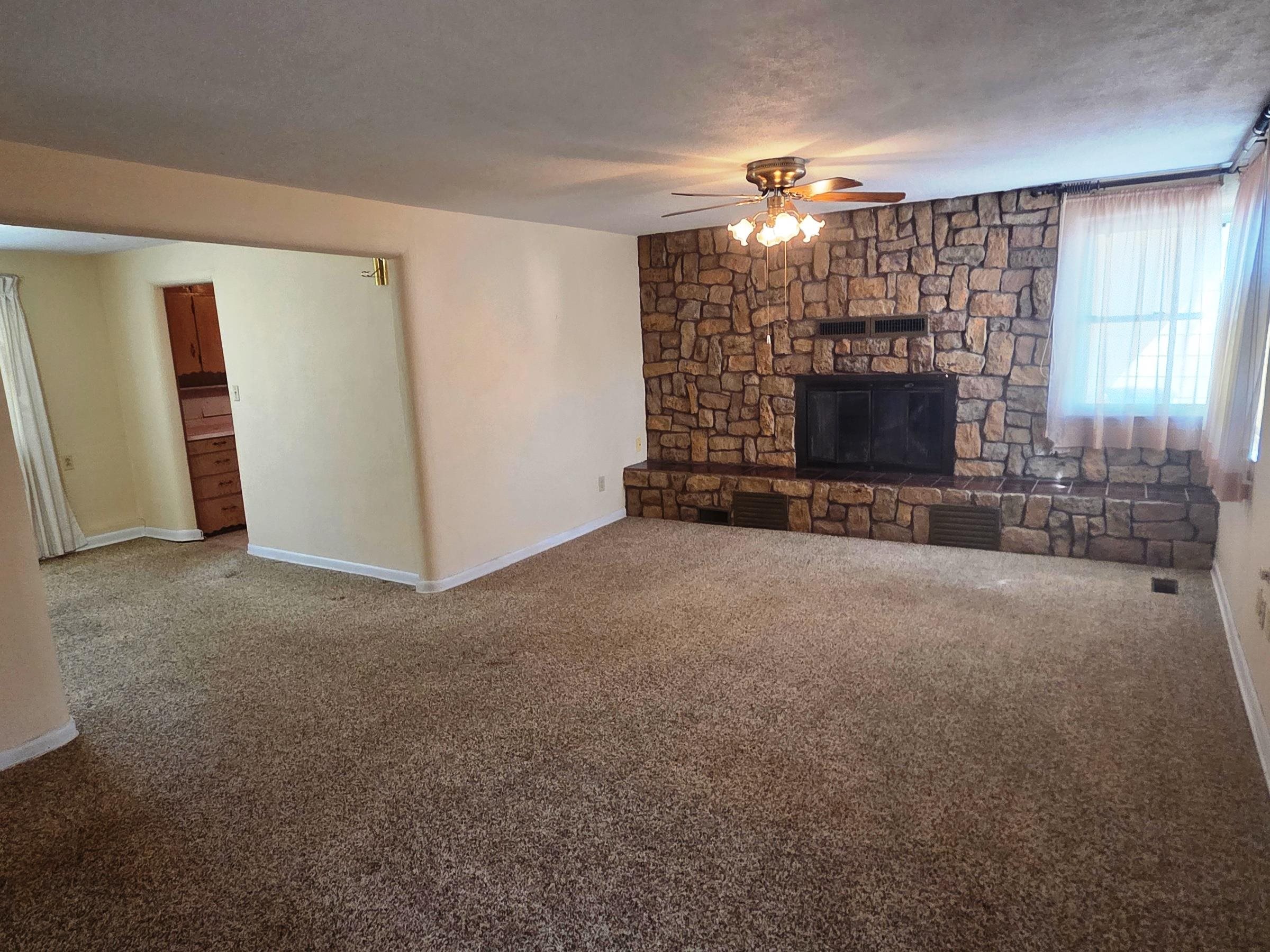 501 Sunnyside Ct, Newton, Kansas image 2