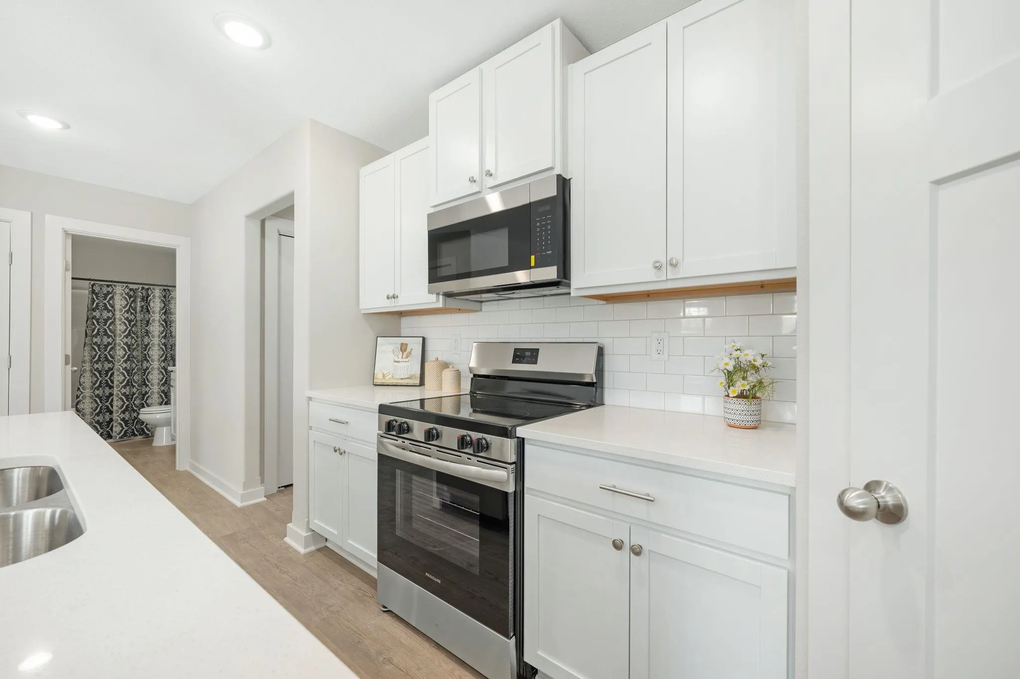 Wichita, Kansas 67217, United States, 3 Bedrooms Bedrooms, ,2 BathroomsBathrooms,Residential,Pending,56038