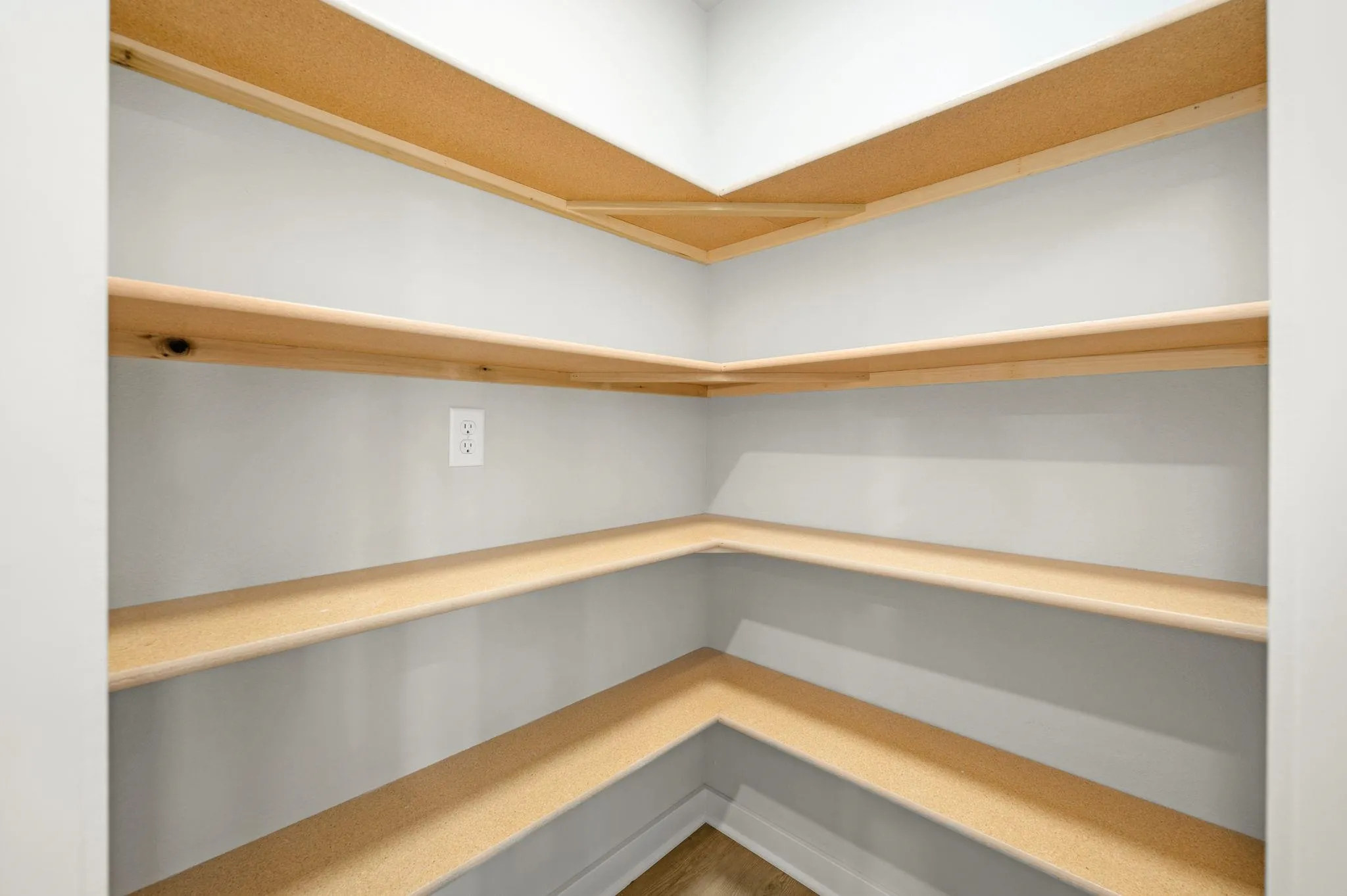 Wichita, Kansas 67217, United States, 3 Bedrooms Bedrooms, ,2 BathroomsBathrooms,Residential,Pending,56038