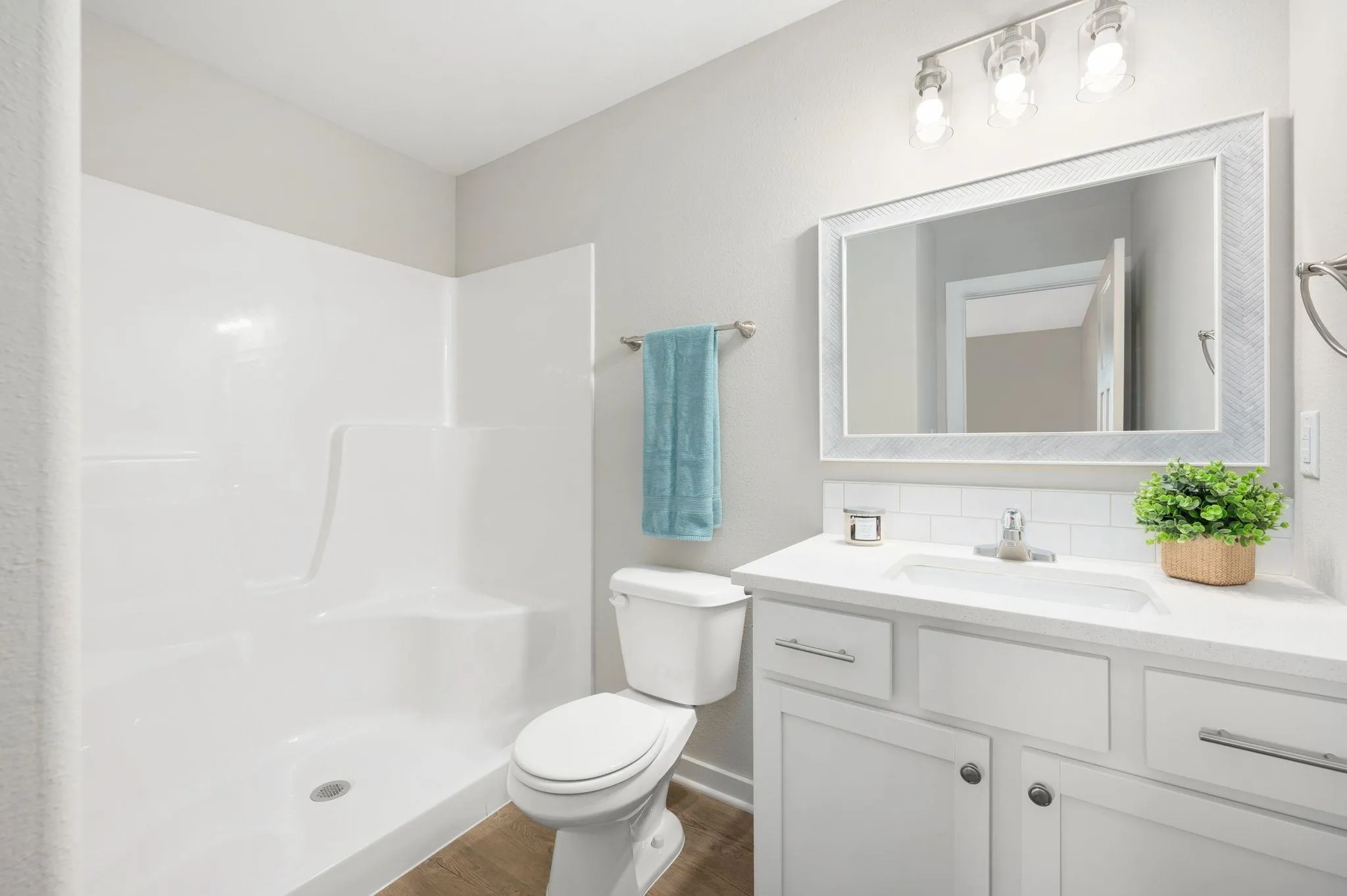 Wichita, Kansas 67217, United States, 3 Bedrooms Bedrooms, ,2 BathroomsBathrooms,Residential,Pending,56038