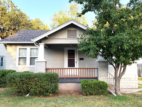 Homes For Sale - 810 S Madison Ave<br/> Wichita, KS 67211
