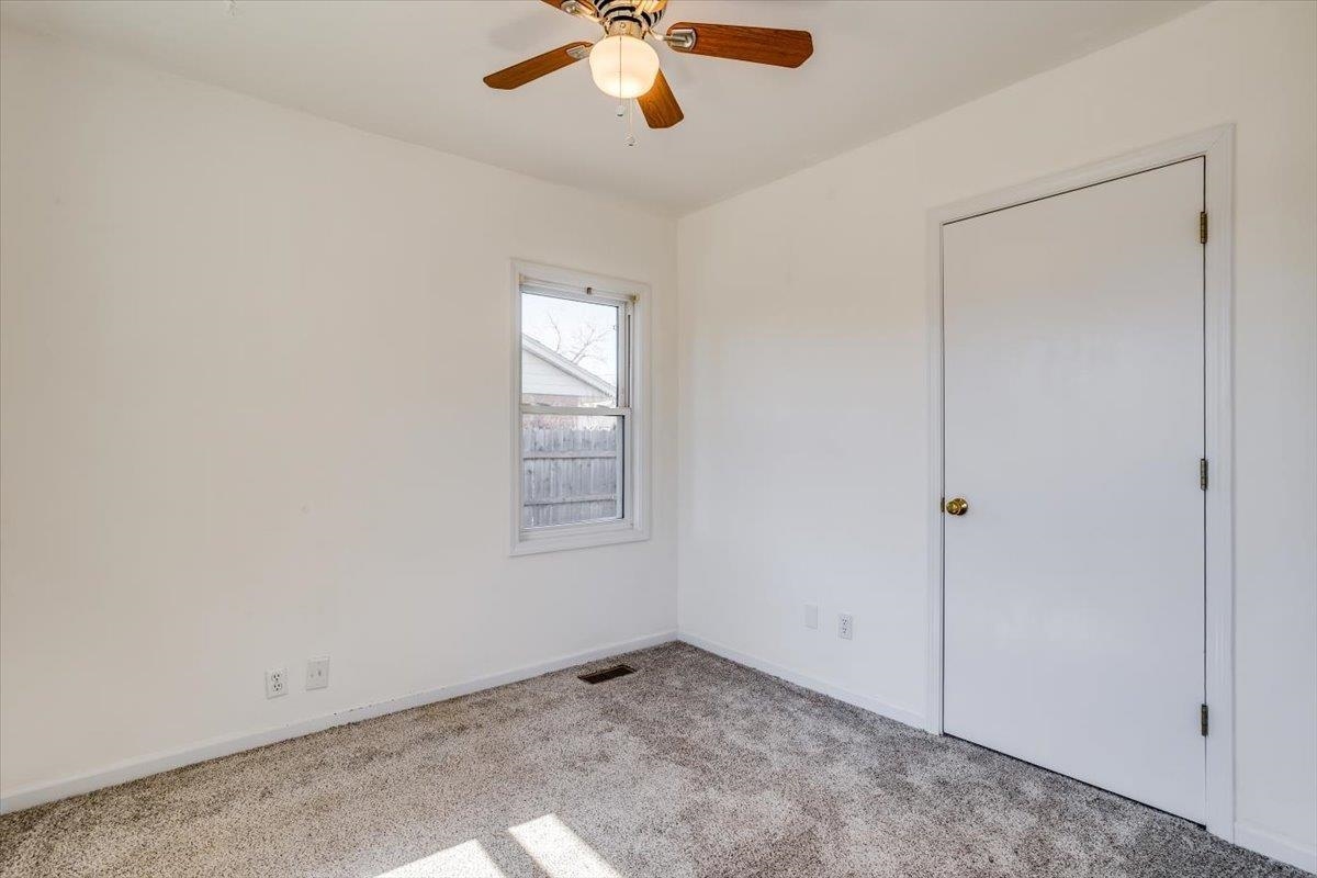 1011 E C Ave, Kingman, Virginia image 19