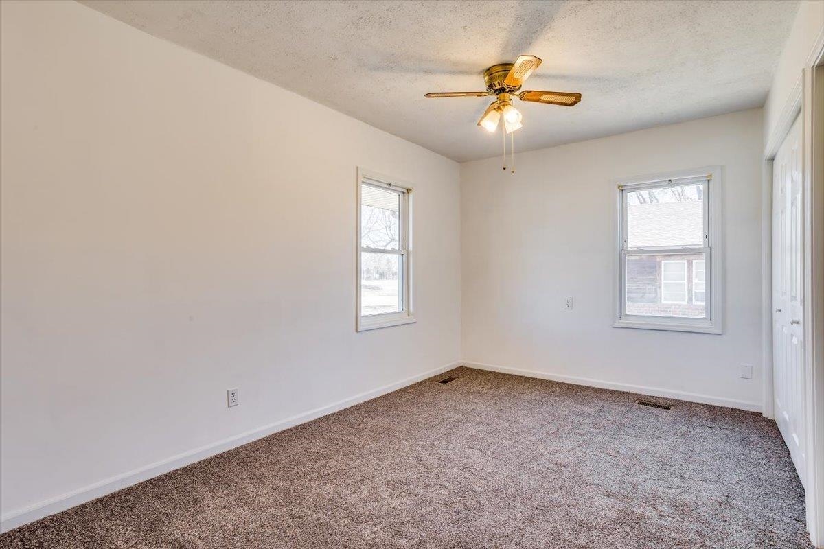 1011 E C Ave, Kingman, Virginia image 15
