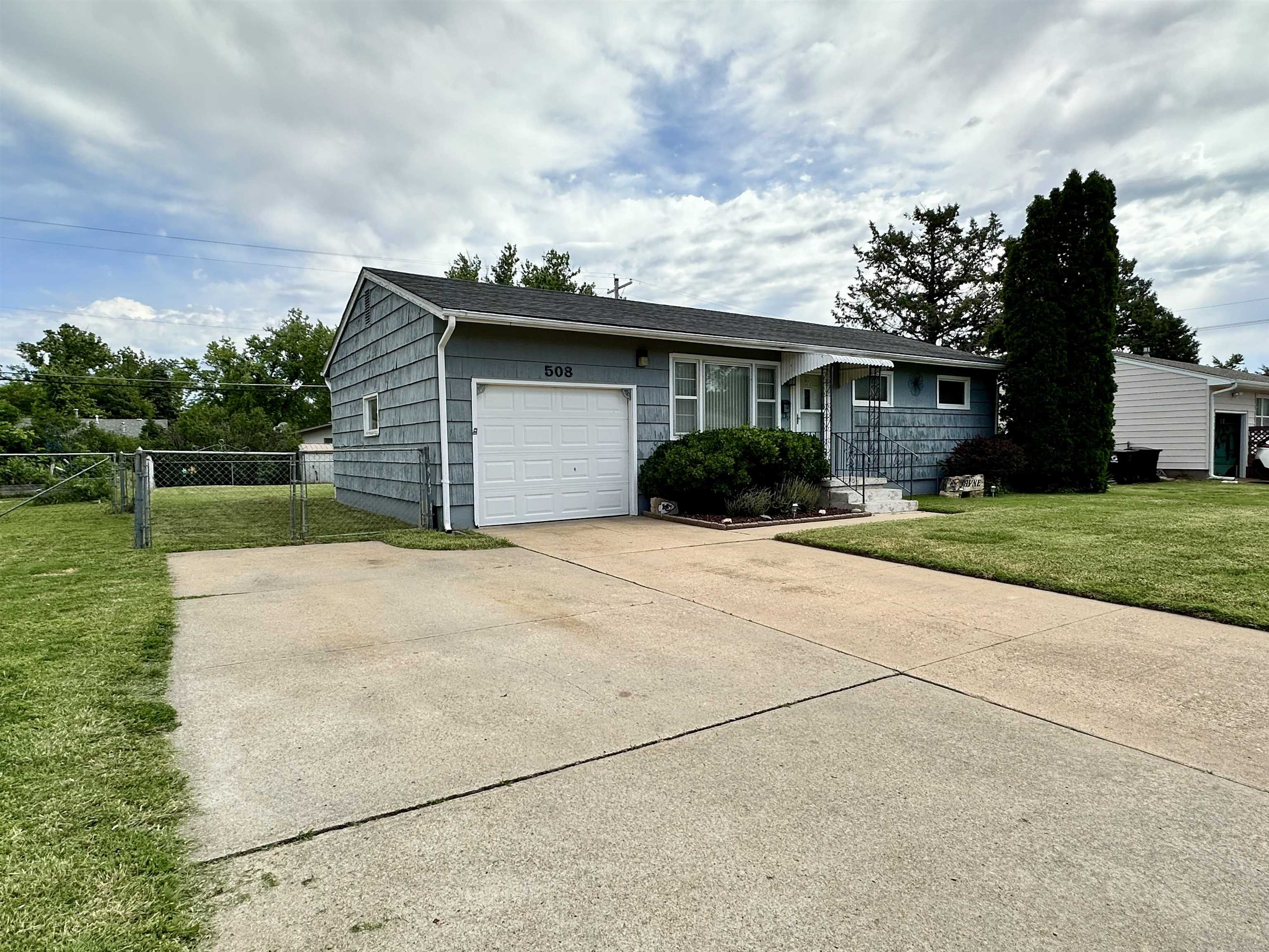 508 Lena Ave, Salina, Kansas image 2