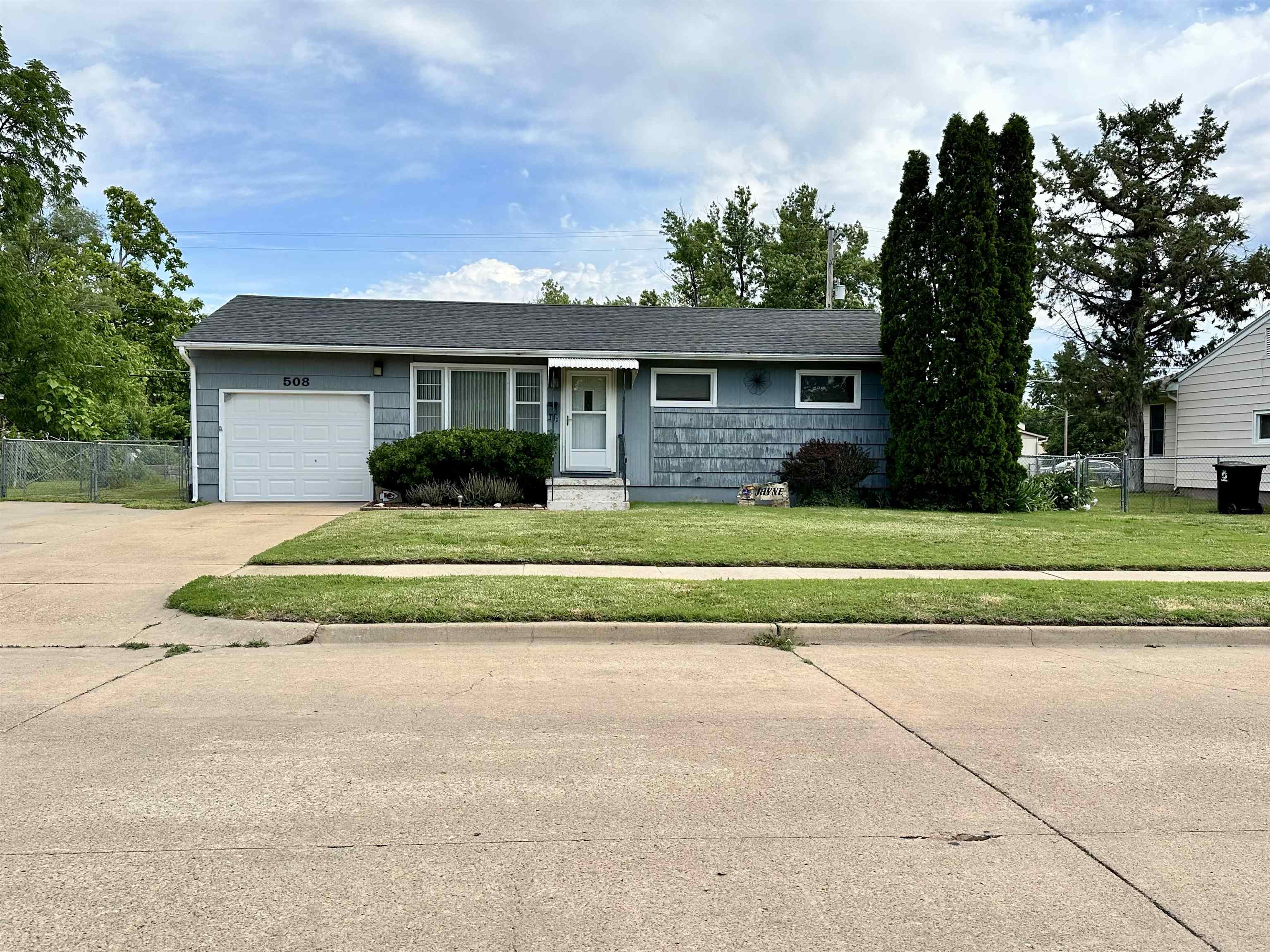 508 Lena Ave, Salina, Kansas image 1