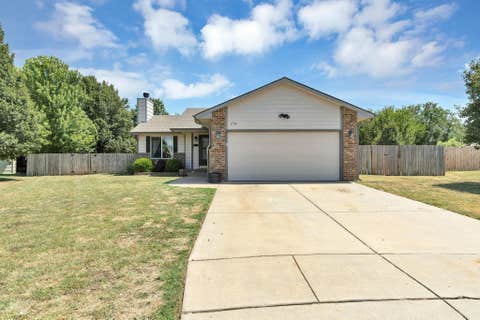 Homes For Sale - 1730 E Winterset Circle<br/> Wichita, KS 67052