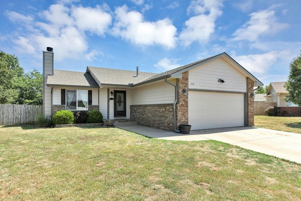 1730 E WINTERSET CIR, GODDARD, KS 67052 - Image 00dcbd73d1c08e5a2d5bfc65b565a932/1908921220
