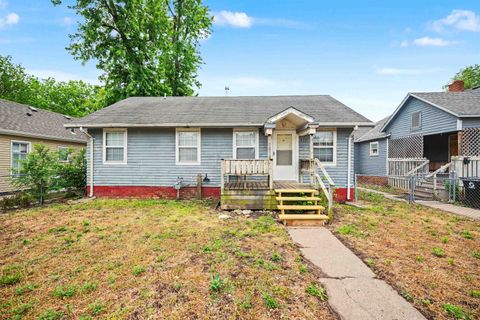Homes For Sale - 923 W Walnut St<br/> Salina, KS 67401
