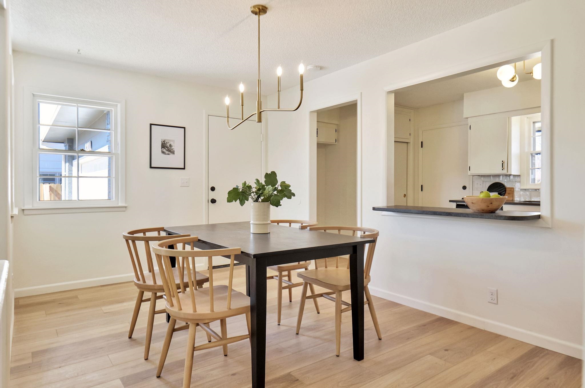 Wichita, Kansas 67207, United States, 3 Bedrooms Bedrooms, ,3 BathroomsBathrooms,Residential,Pending,63886