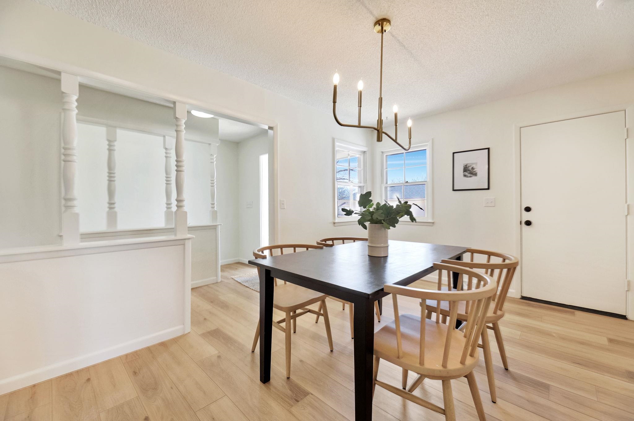 Wichita, Kansas 67207, United States, 3 Bedrooms Bedrooms, ,3 BathroomsBathrooms,Residential,Pending,63886