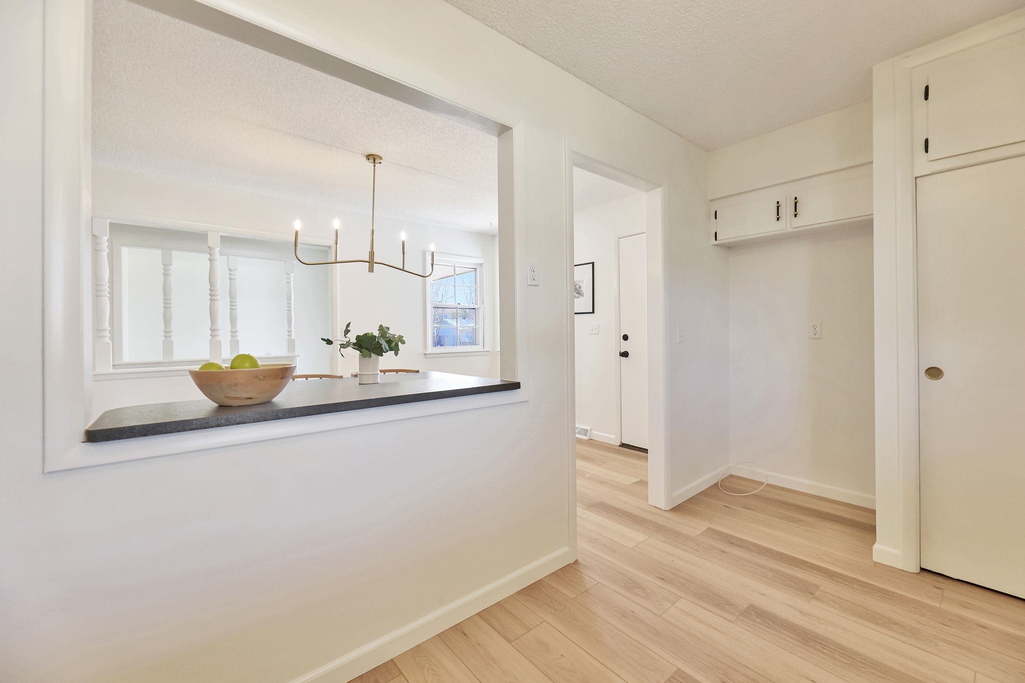 Wichita, Kansas 67207, United States, 3 Bedrooms Bedrooms, ,3 BathroomsBathrooms,Residential,Pending,63886