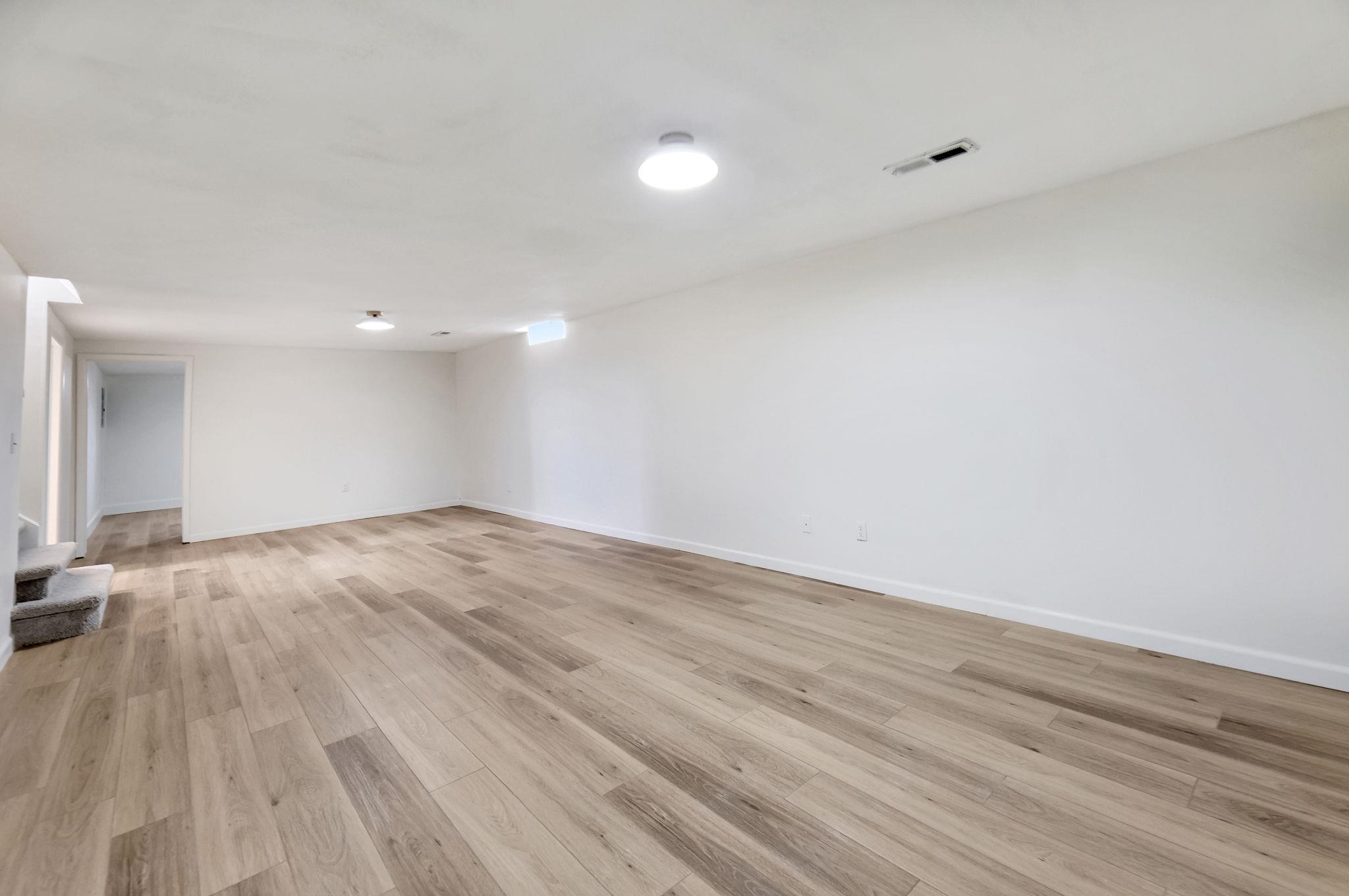 Wichita, Kansas 67207, United States, 3 Bedrooms Bedrooms, ,3 BathroomsBathrooms,Residential,Pending,63886