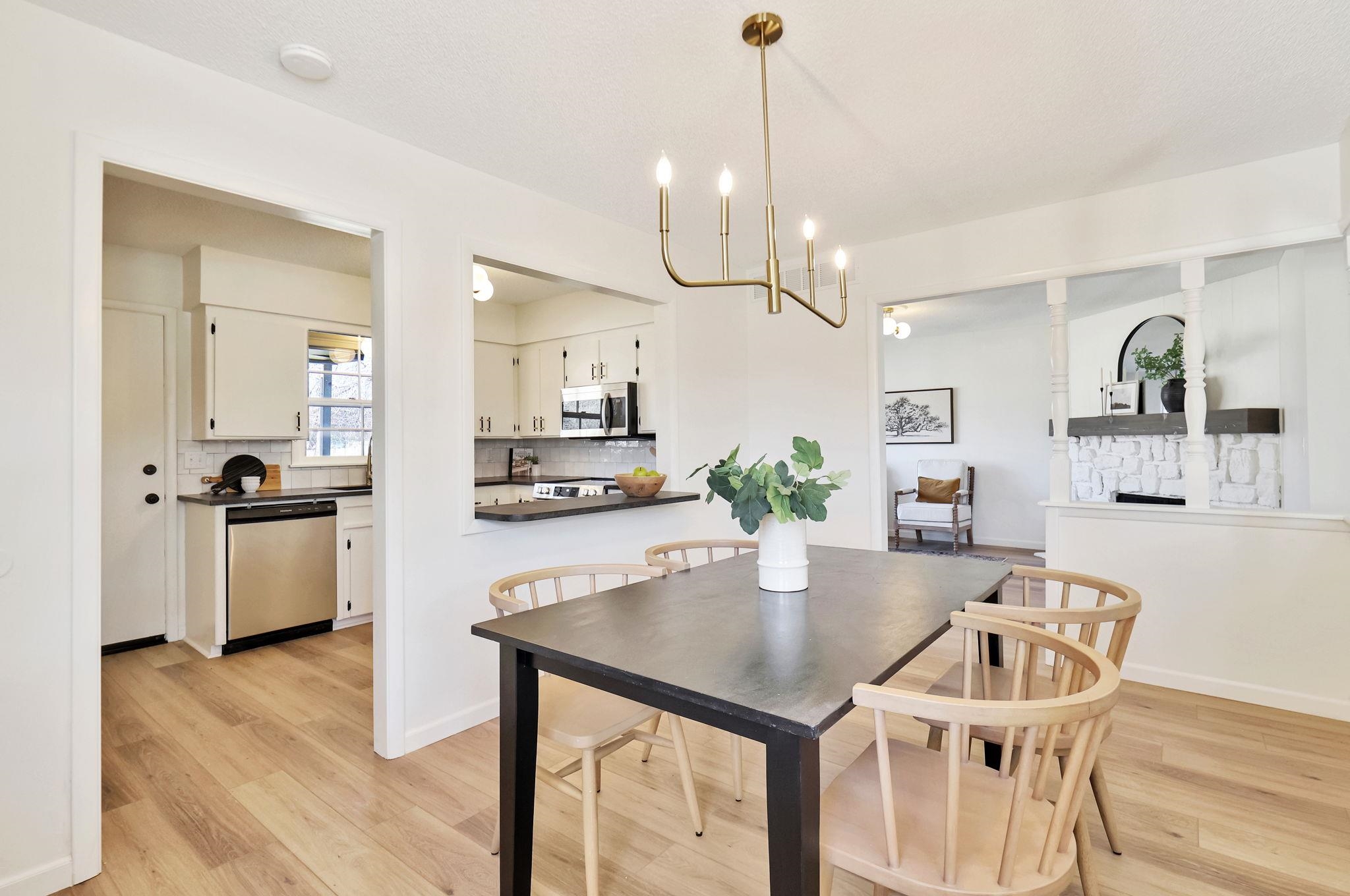 Wichita, Kansas 67207, United States, 3 Bedrooms Bedrooms, ,3 BathroomsBathrooms,Residential,Pending,63886