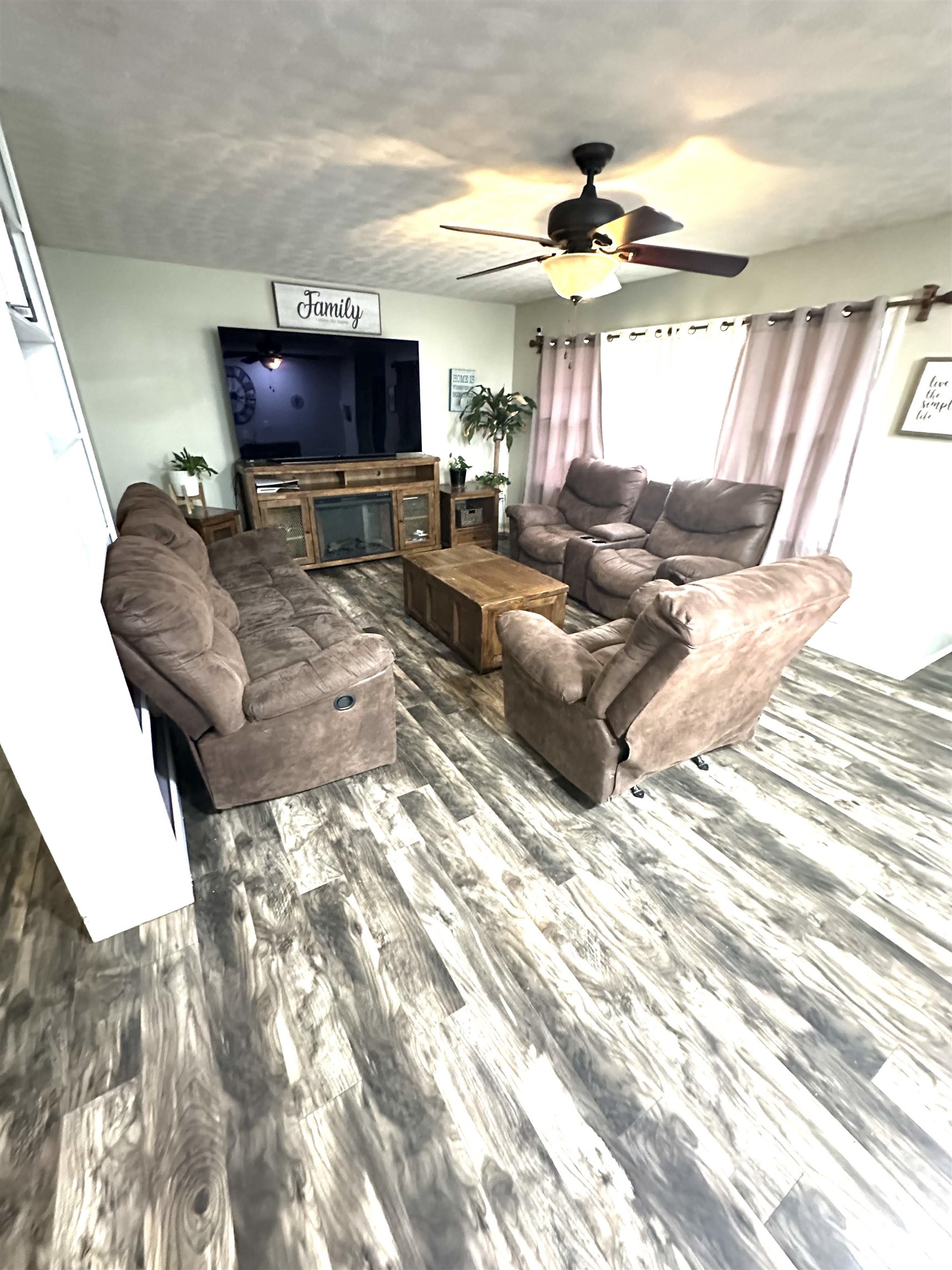 623 Ralph Ave, Salina, Kansas image 2