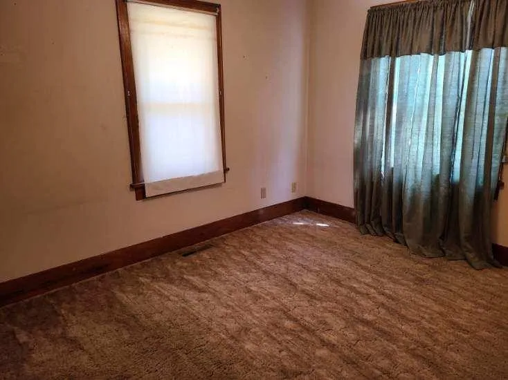 Winfield, Kansas 67156, United States, 2 Bedrooms Bedrooms, ,2 BathroomsBathrooms,Residential,Active,186191