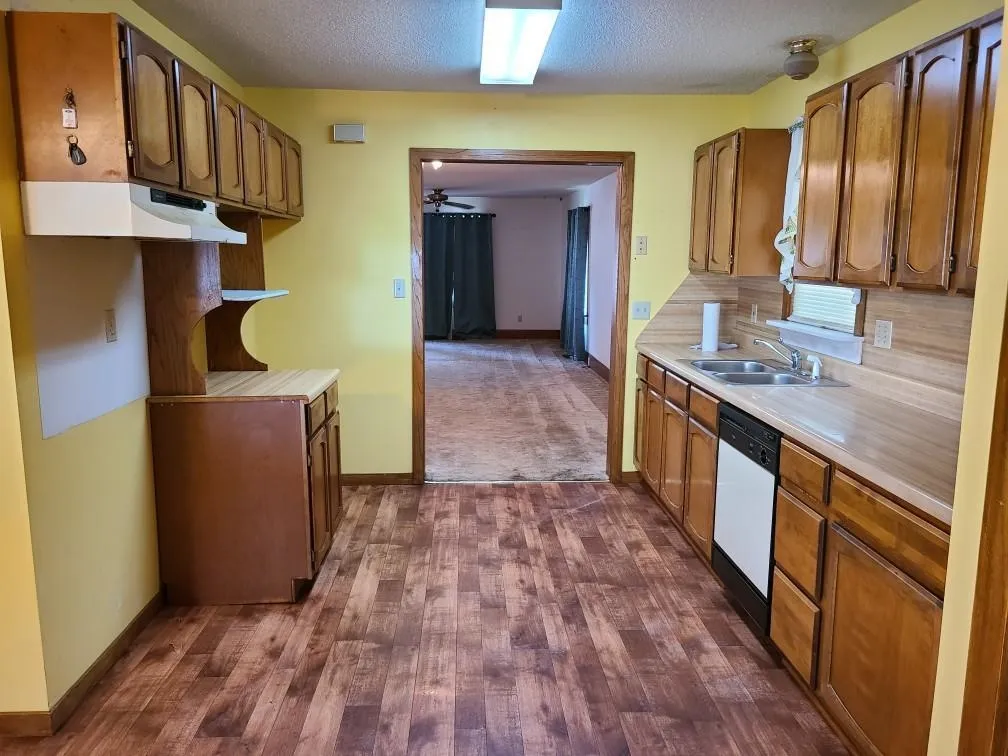 Winfield, Kansas 67156, United States, 2 Bedrooms Bedrooms, ,2 BathroomsBathrooms,Residential,Active,186191