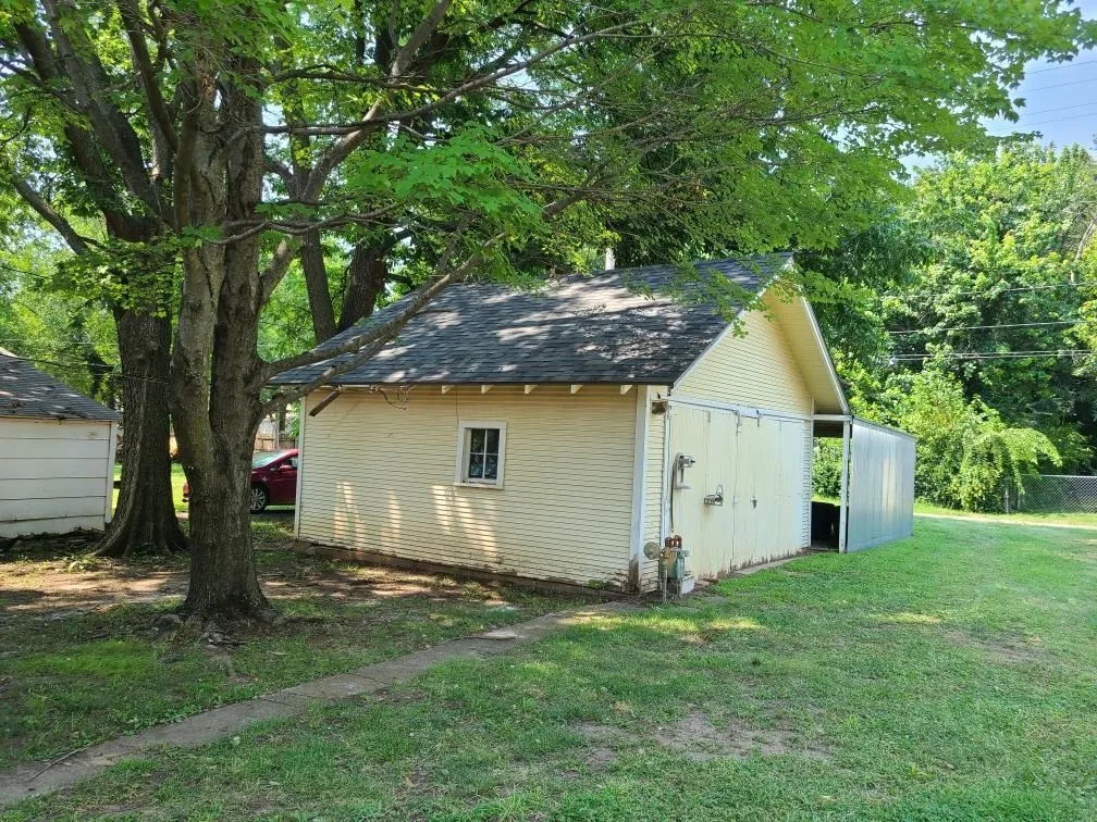 Winfield, Kansas 67156, United States, 2 Bedrooms Bedrooms, ,2 BathroomsBathrooms,Residential,Active,186191