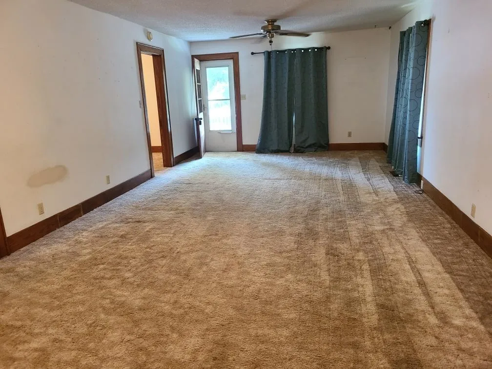 Winfield, Kansas 67156, United States, 2 Bedrooms Bedrooms, ,2 BathroomsBathrooms,Residential,Active,186191