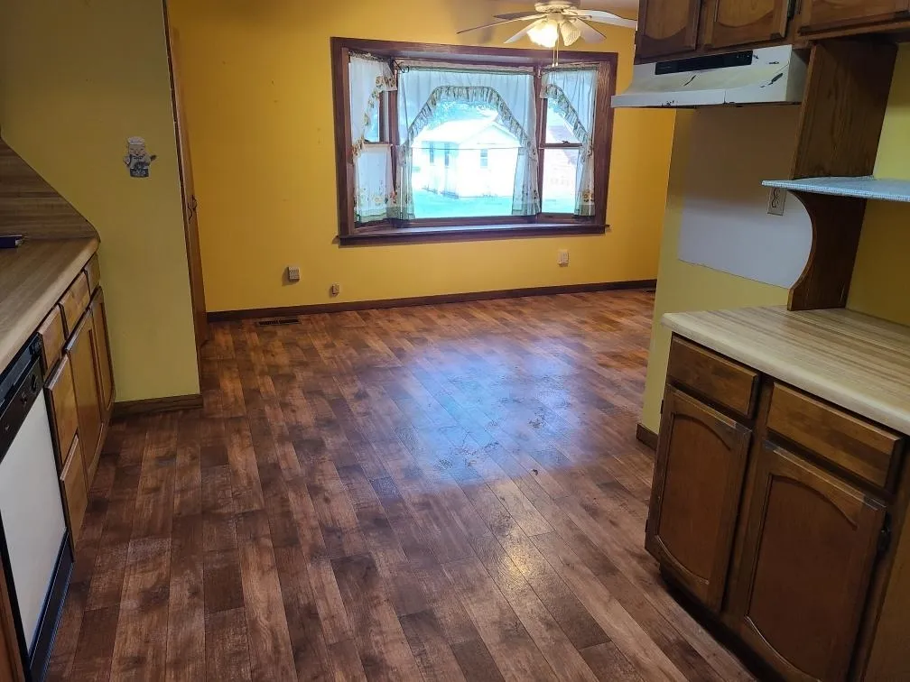 Winfield, Kansas 67156, United States, 2 Bedrooms Bedrooms, ,2 BathroomsBathrooms,Residential,Active,186191