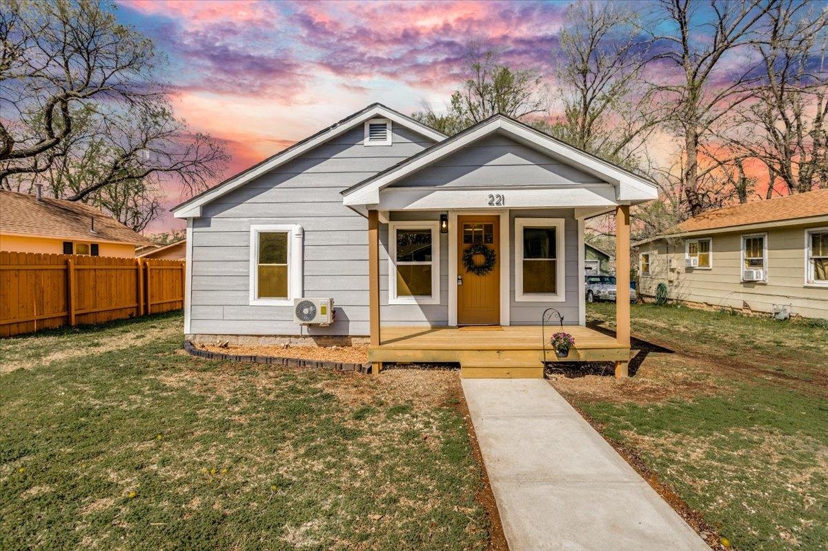 221 Poplar St, El Dorado, Kansas image 1