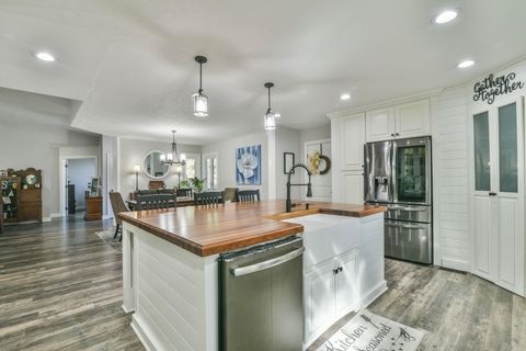 Tiny photo for 11725 W Alderny Ct, Wichita, KS 67212 (MLS # 669155)