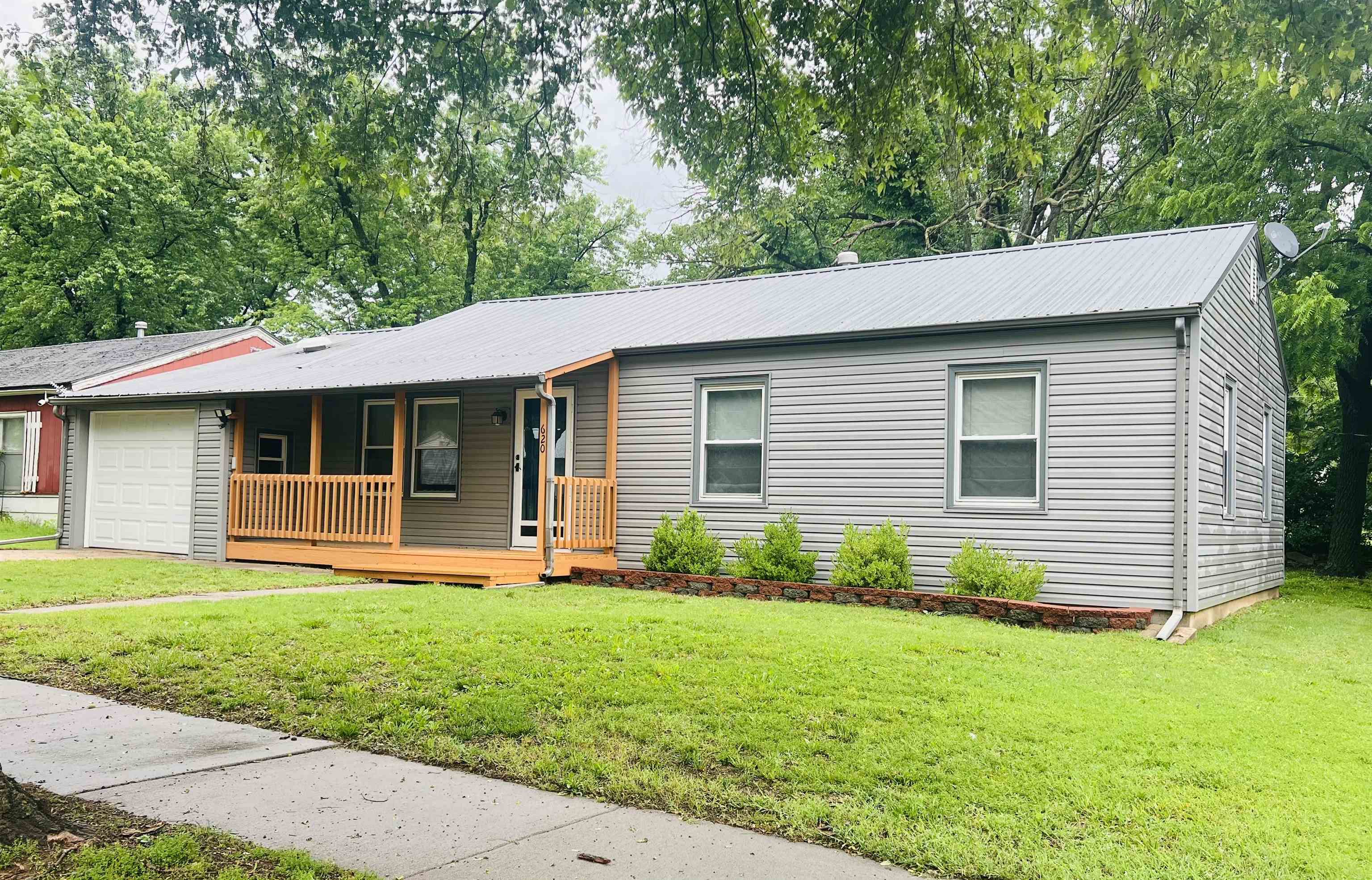 620 S Cedar St, Marion, Kansas image 1