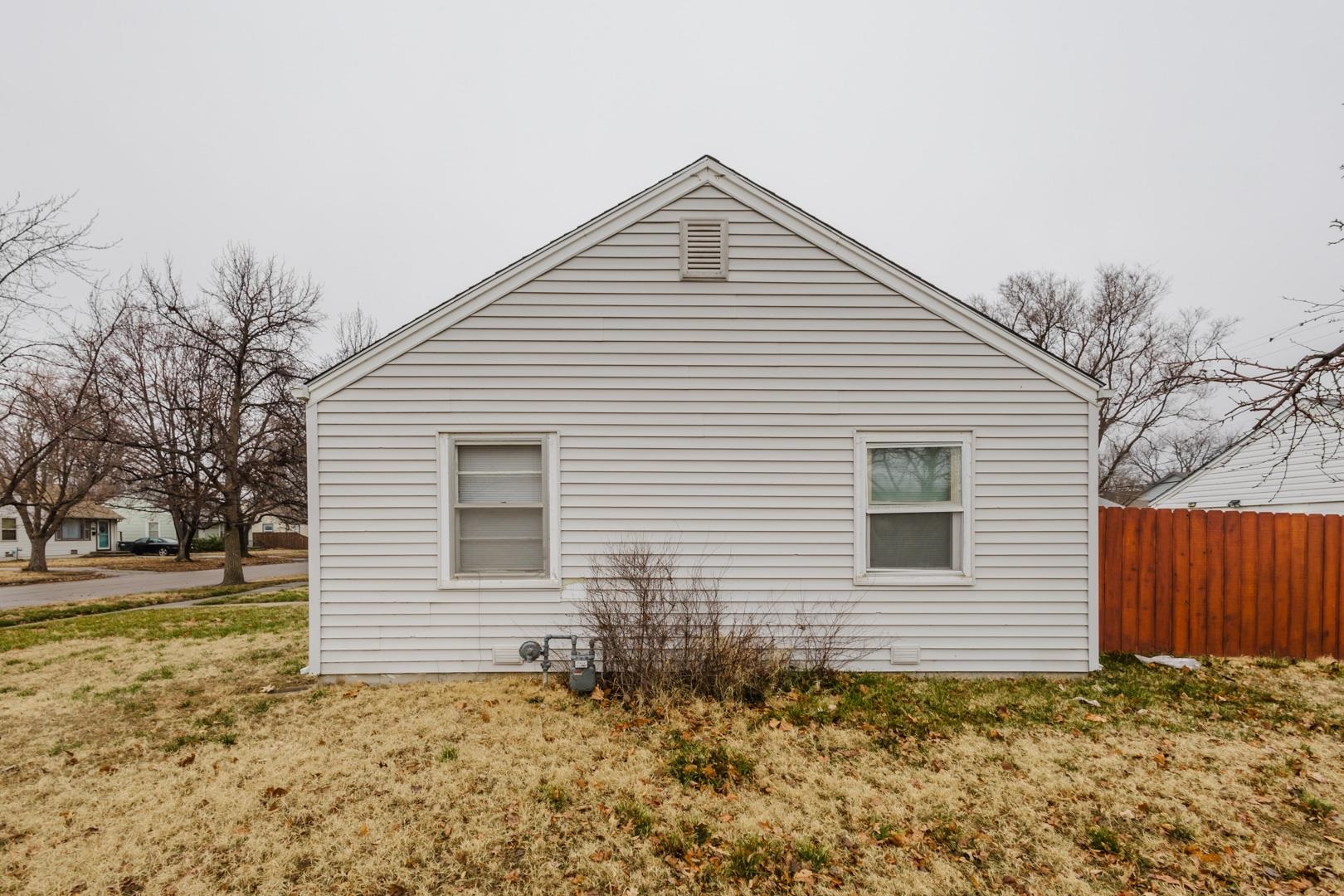 402 N Glenn St, Wichita, Kansas image 27