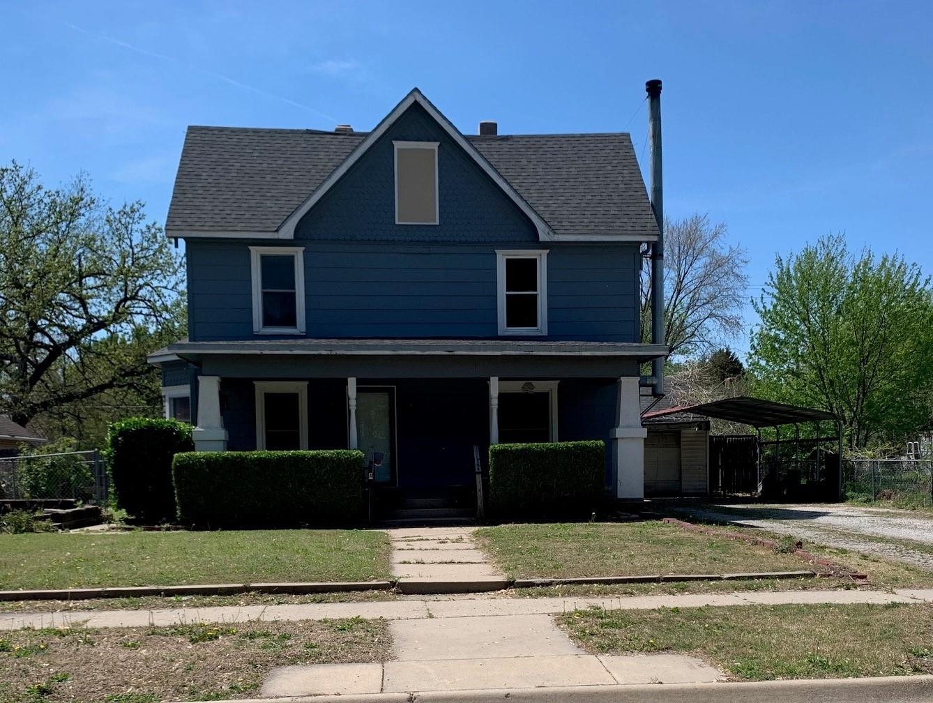 1113 Stewart St, Winfield, Kansas image 1
