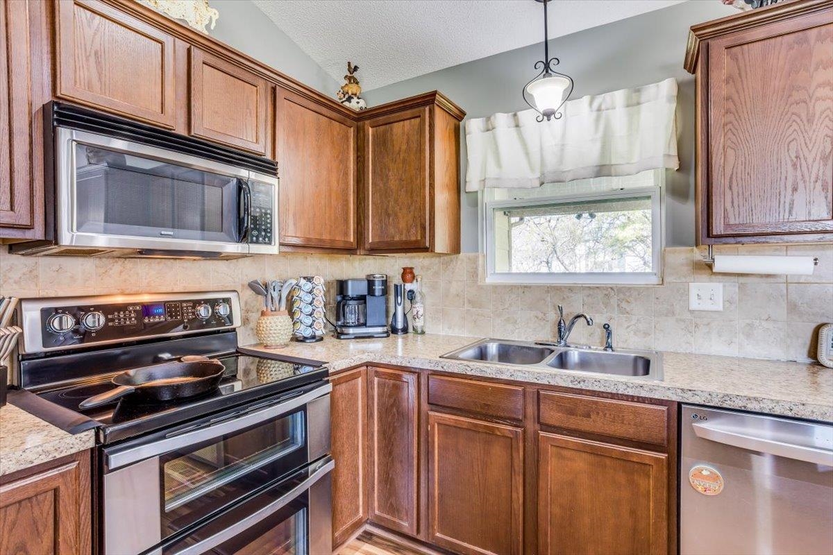 12214 E Mainsgate St, Wichita, Kansas image 13