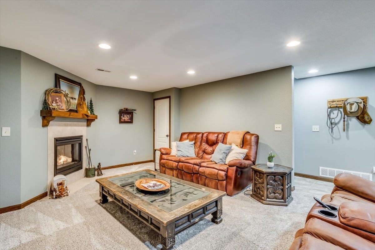 12214 E Mainsgate St, Wichita, Kansas image 25