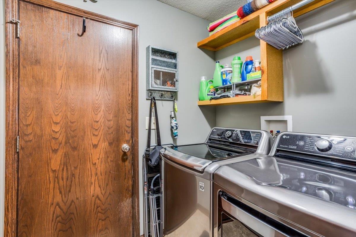 12214 E Mainsgate St, Wichita, Kansas image 22