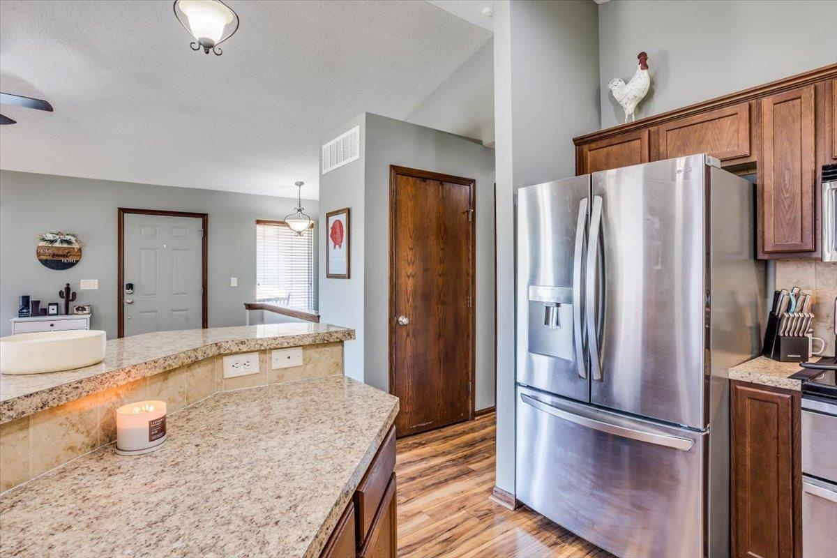 12214 E Mainsgate St, Wichita, Kansas image 12