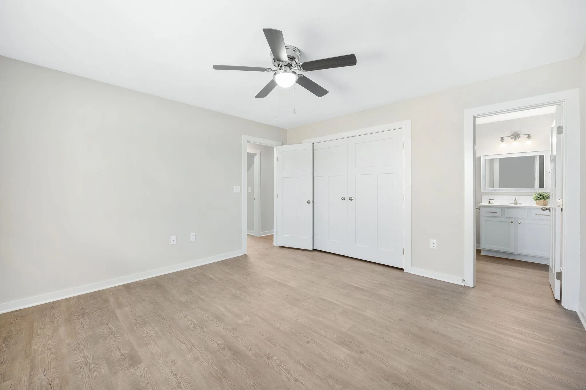 Wichita, Kansas 67217, United States, 3 Bedrooms Bedrooms, ,2 BathroomsBathrooms,Residential,Pending,56072