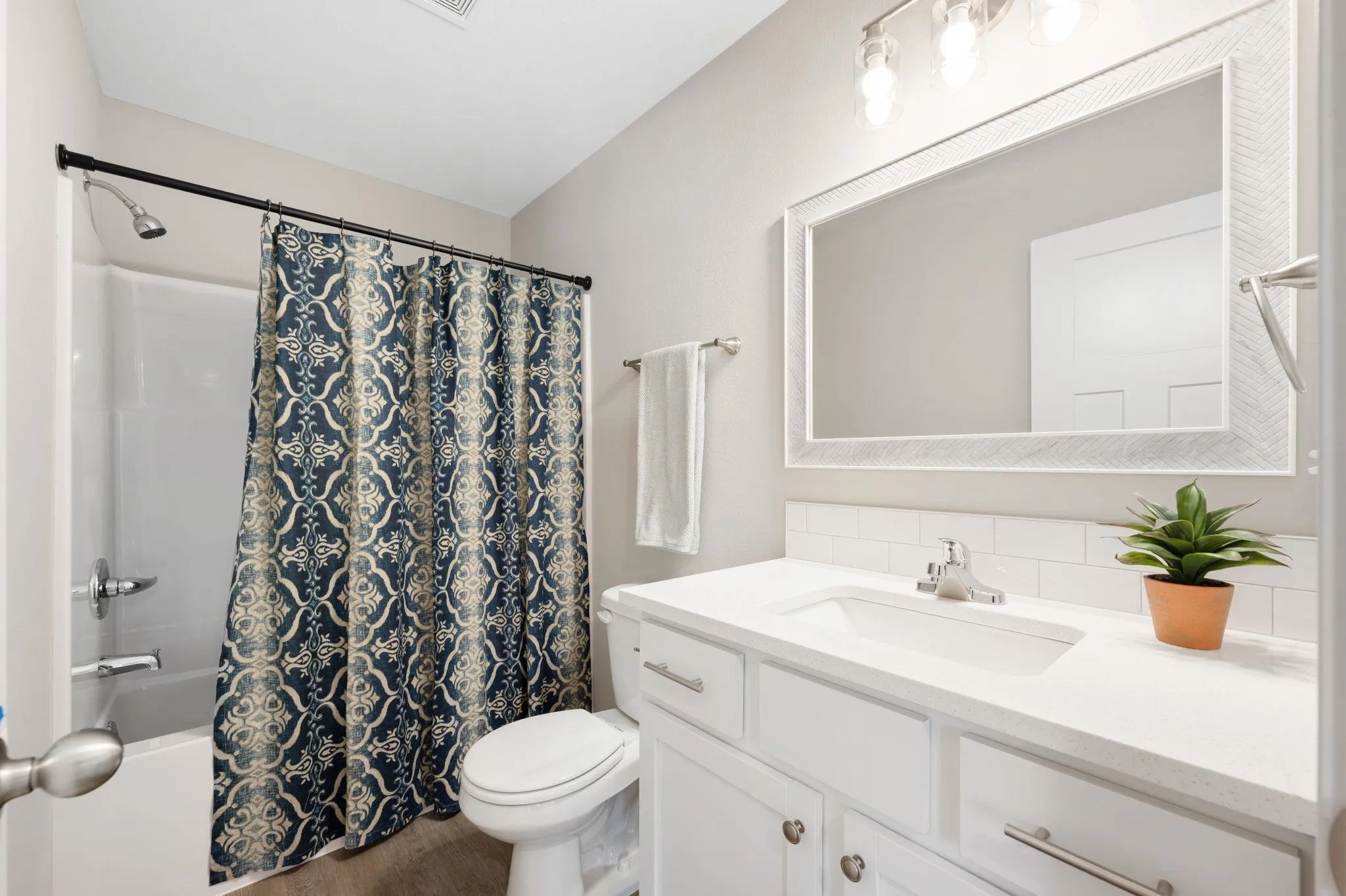 Wichita, Kansas 67217, United States, 3 Bedrooms Bedrooms, ,2 BathroomsBathrooms,Residential,Pending,56072