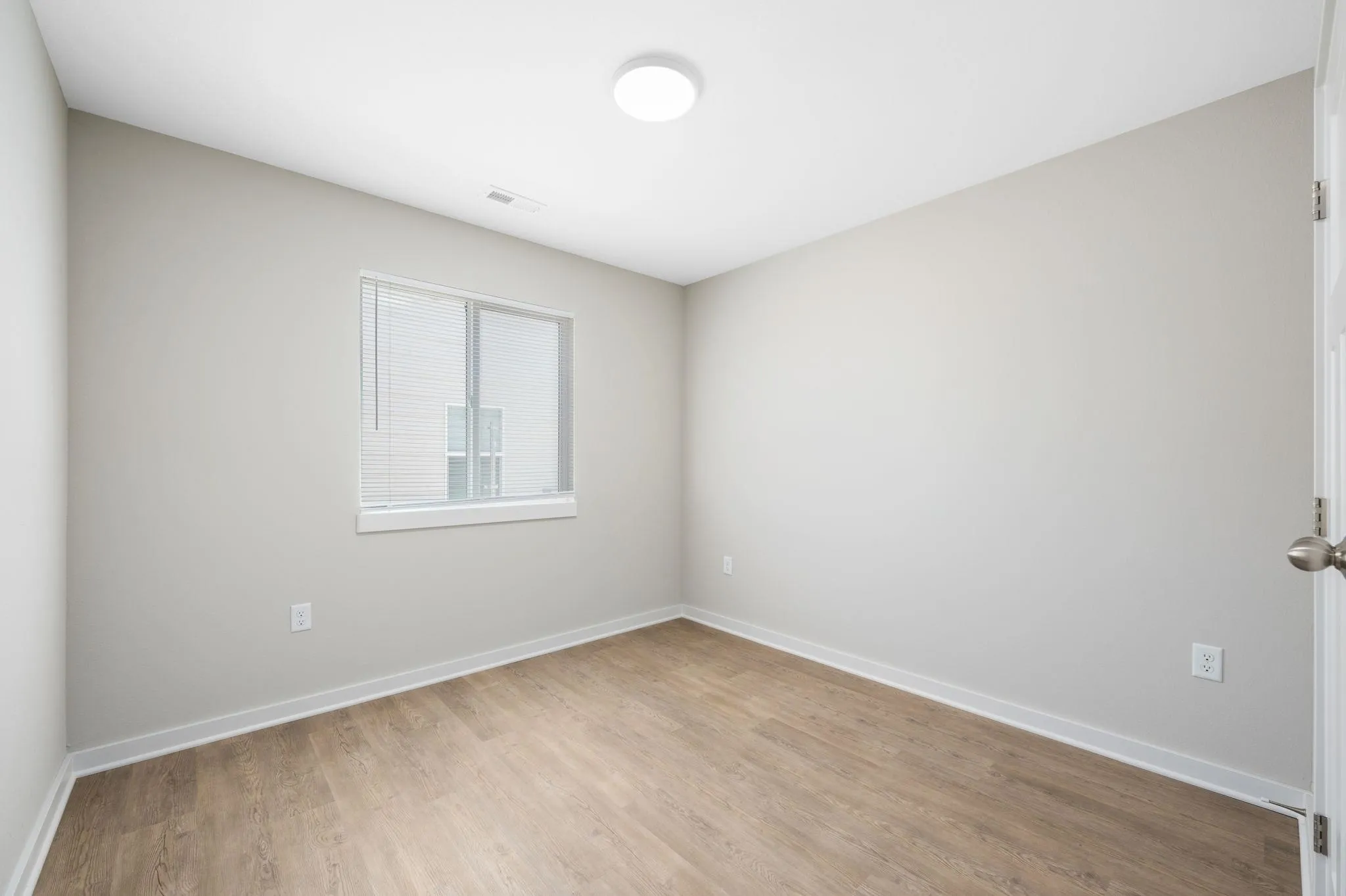 Wichita, Kansas 67217, United States, 3 Bedrooms Bedrooms, ,2 BathroomsBathrooms,Residential,Pending,56072