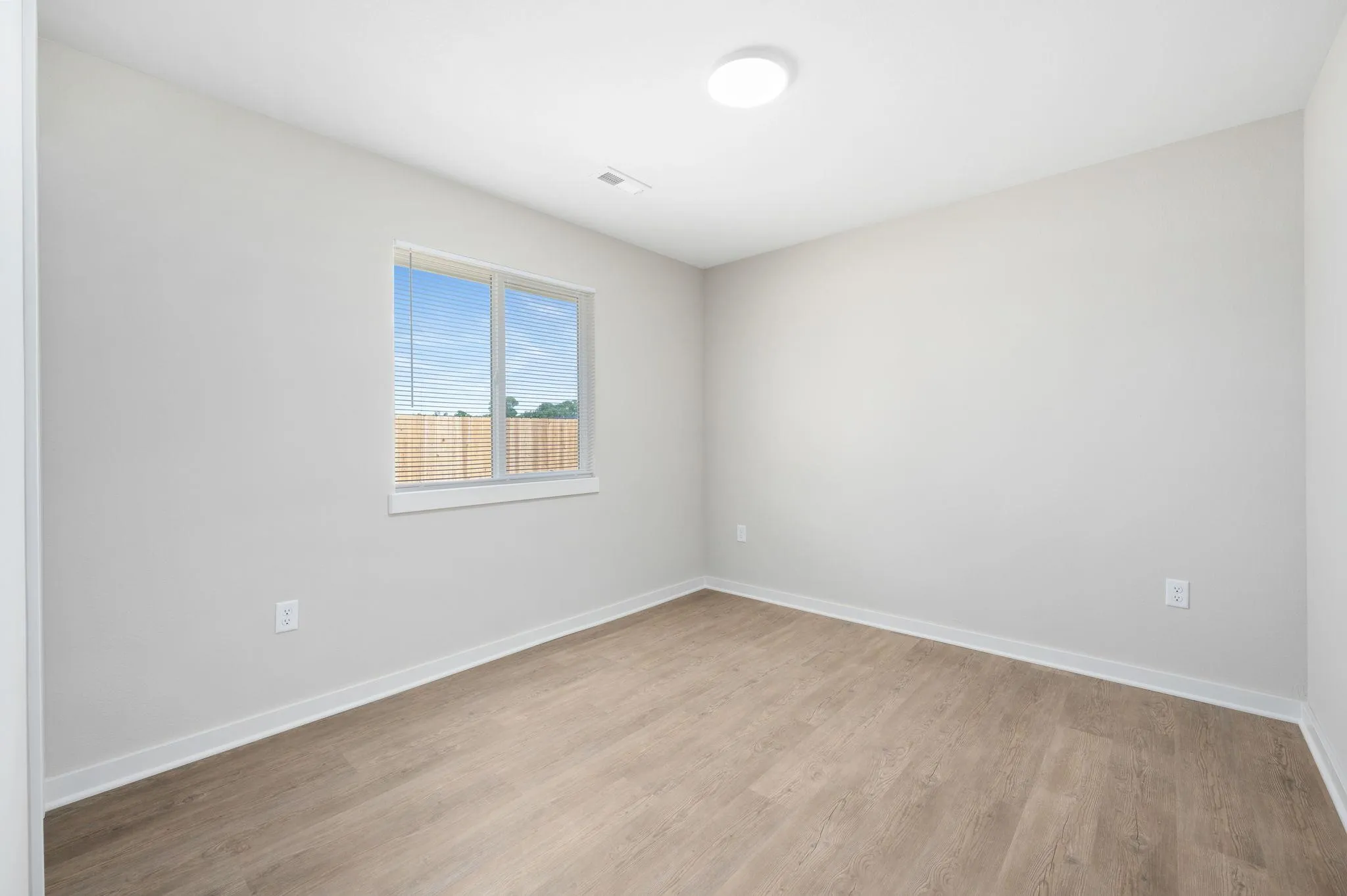 Wichita, Kansas 67217, United States, 3 Bedrooms Bedrooms, ,2 BathroomsBathrooms,Residential,Pending,56072