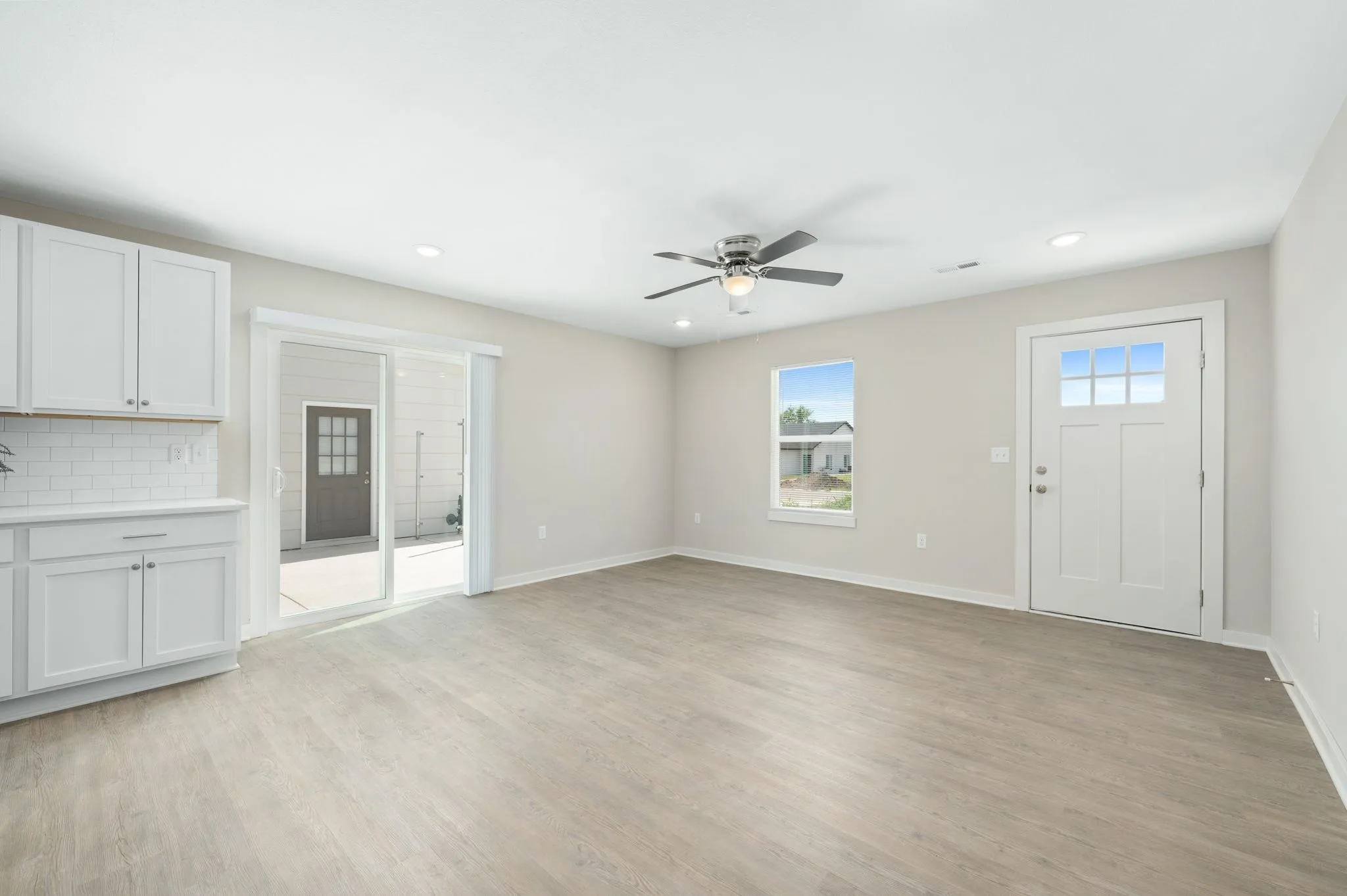 Wichita, Kansas 67217, United States, 3 Bedrooms Bedrooms, ,2 BathroomsBathrooms,Residential,Pending,56072