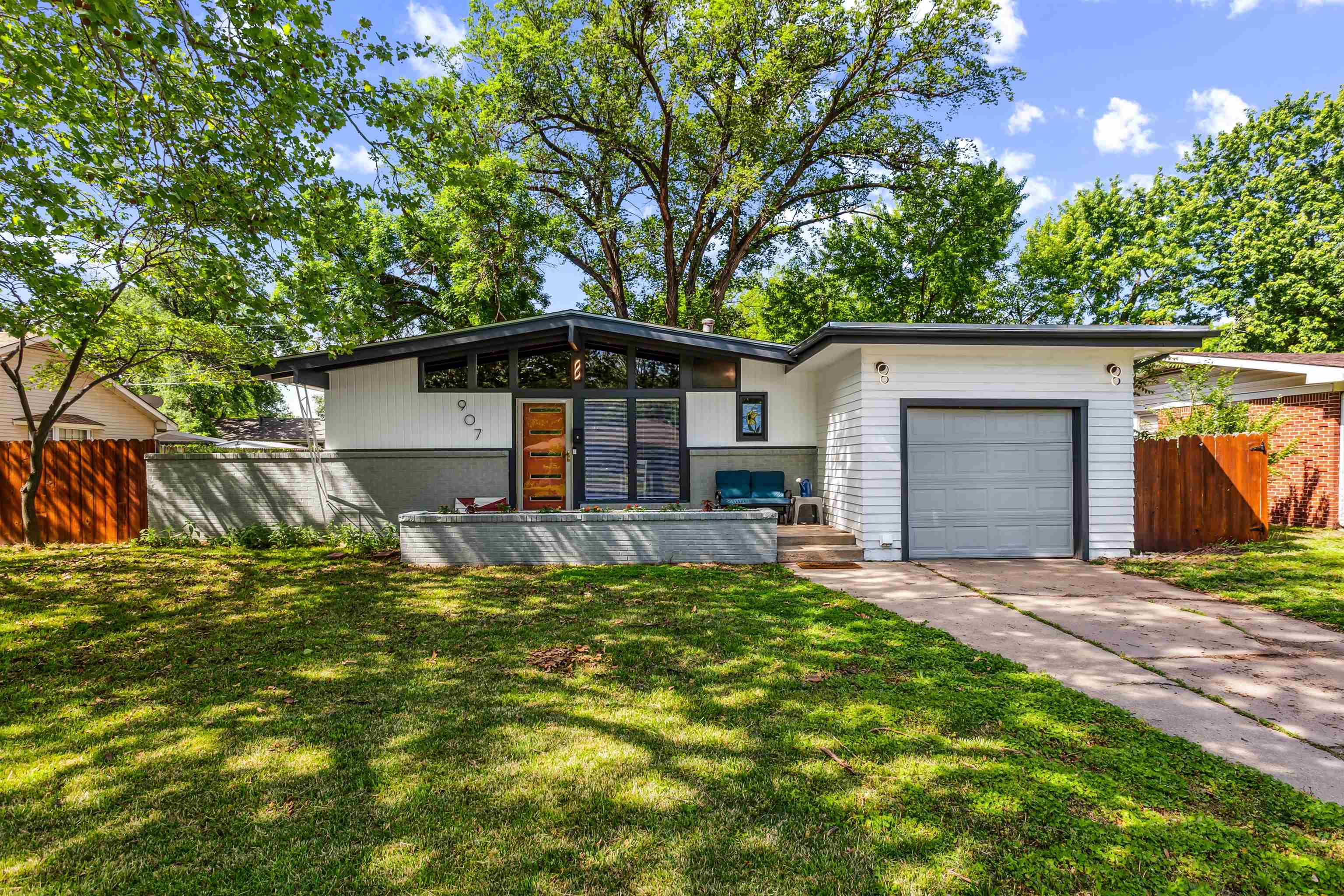 907 N Denmark Ave, Wichita, Kansas image 1