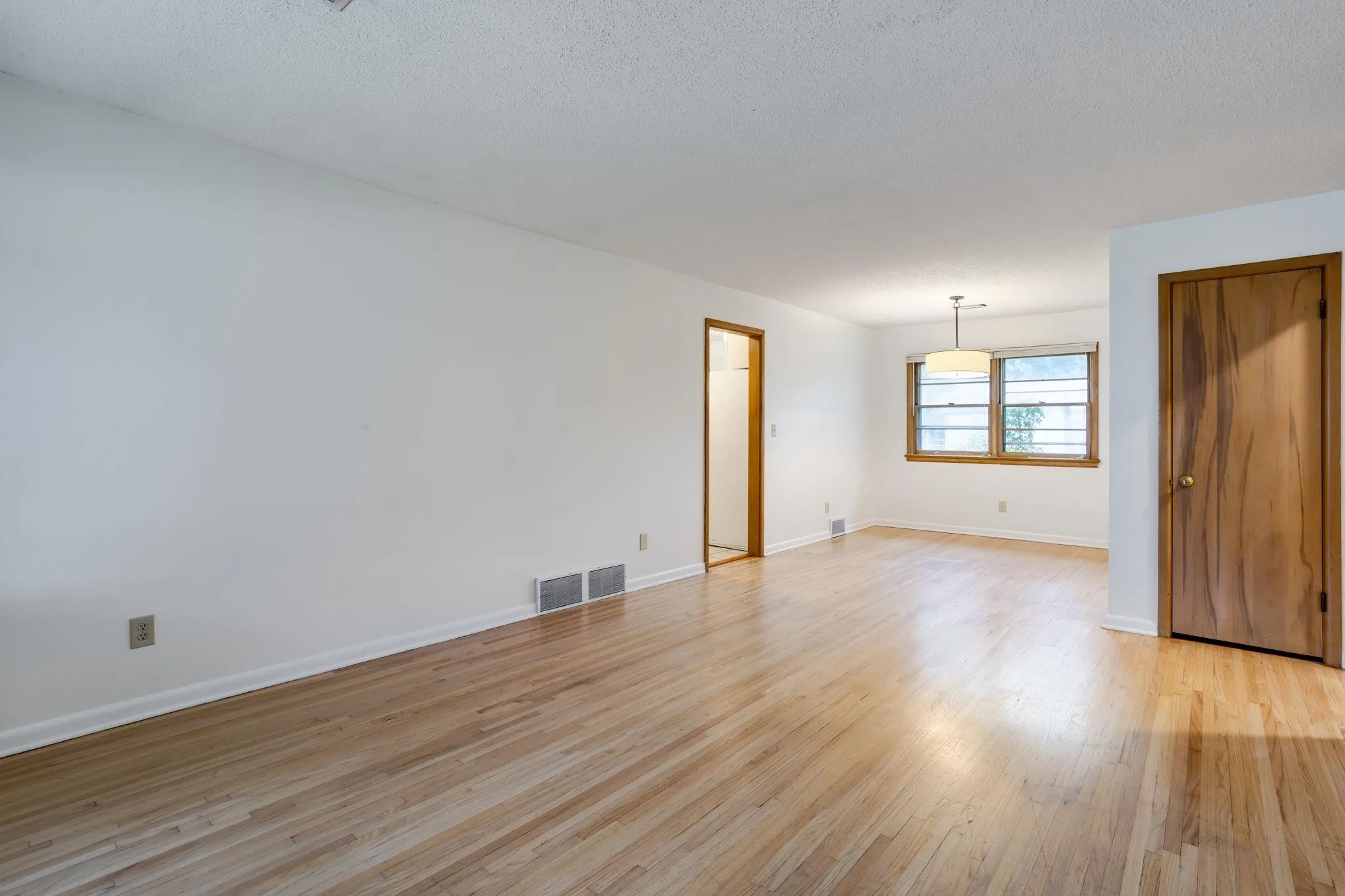 Derby, Kansas 67037, United States, 3 Bedrooms Bedrooms, ,1 BathroomBathrooms,Residential,Active,200983