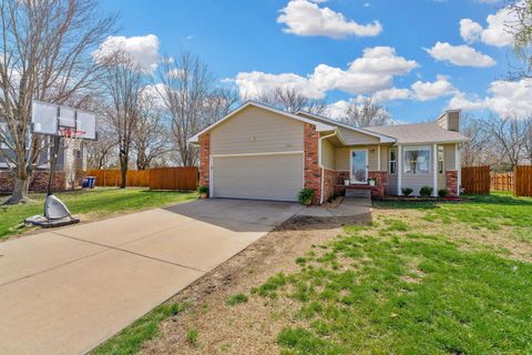 Homes For Sale - 1711 N Hawthorn Ct<br/> Andover, KS 67002