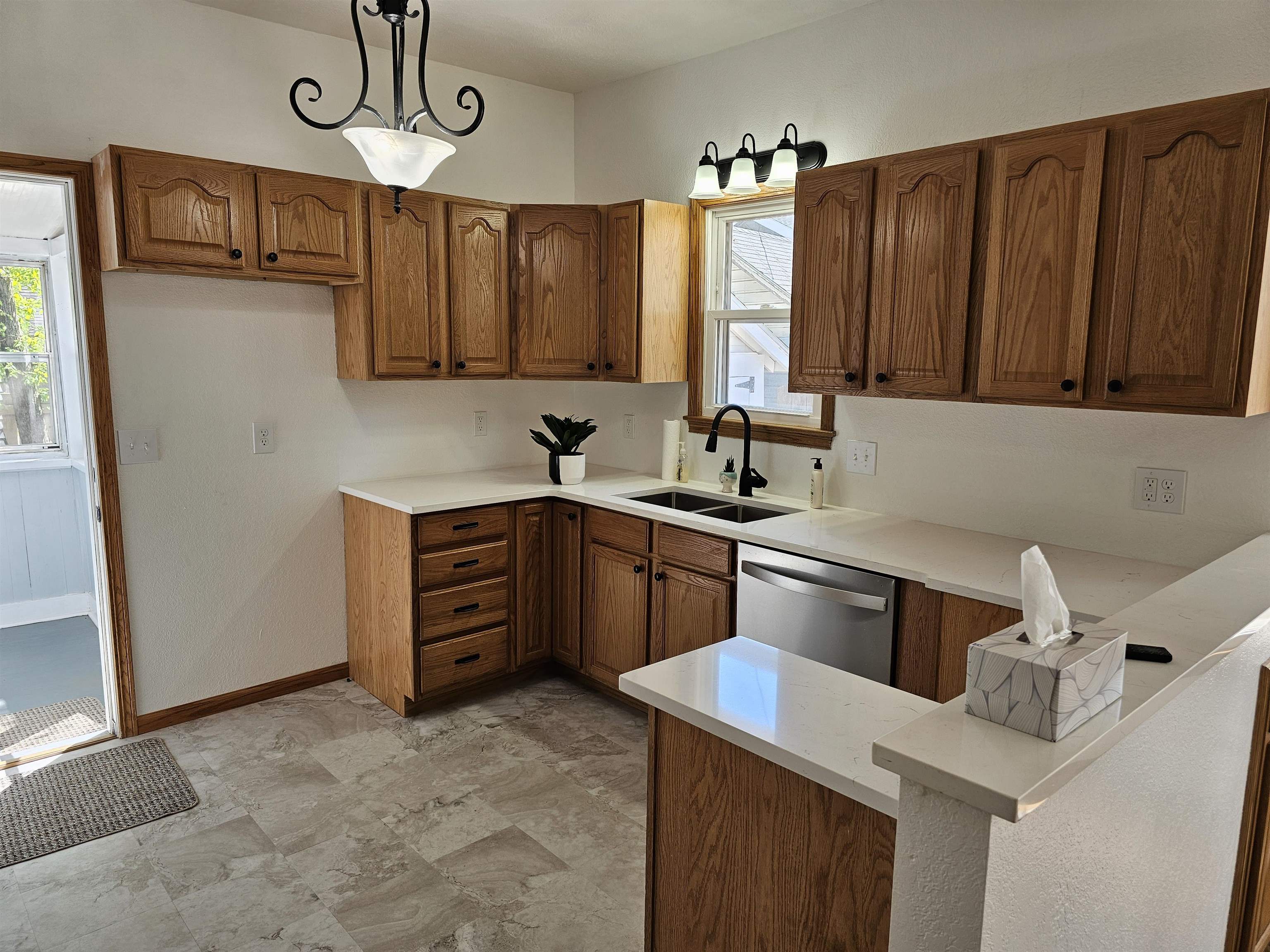 125 W Bond St, Salina, Kansas image 6
