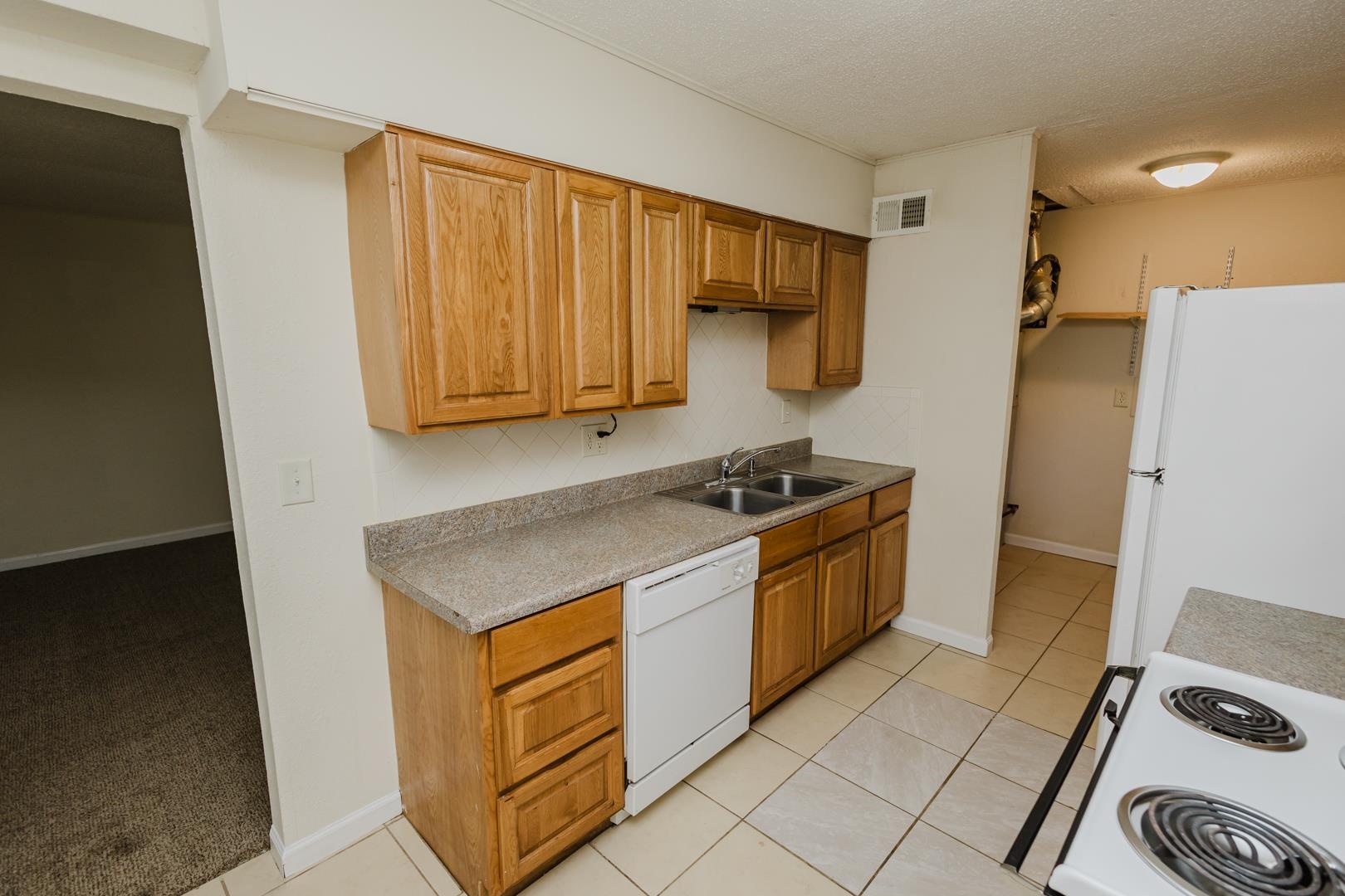 3141 E Glen Oaks Dr, Wichita, Kansas image 8