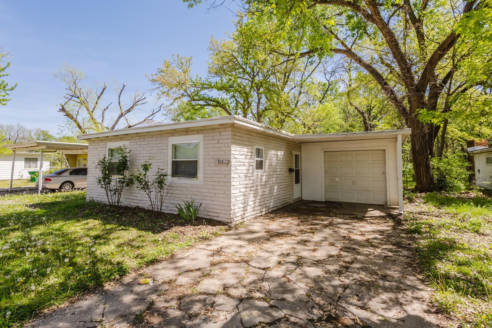 3141 E Glen Oaks Dr, Wichita, Kansas image 3