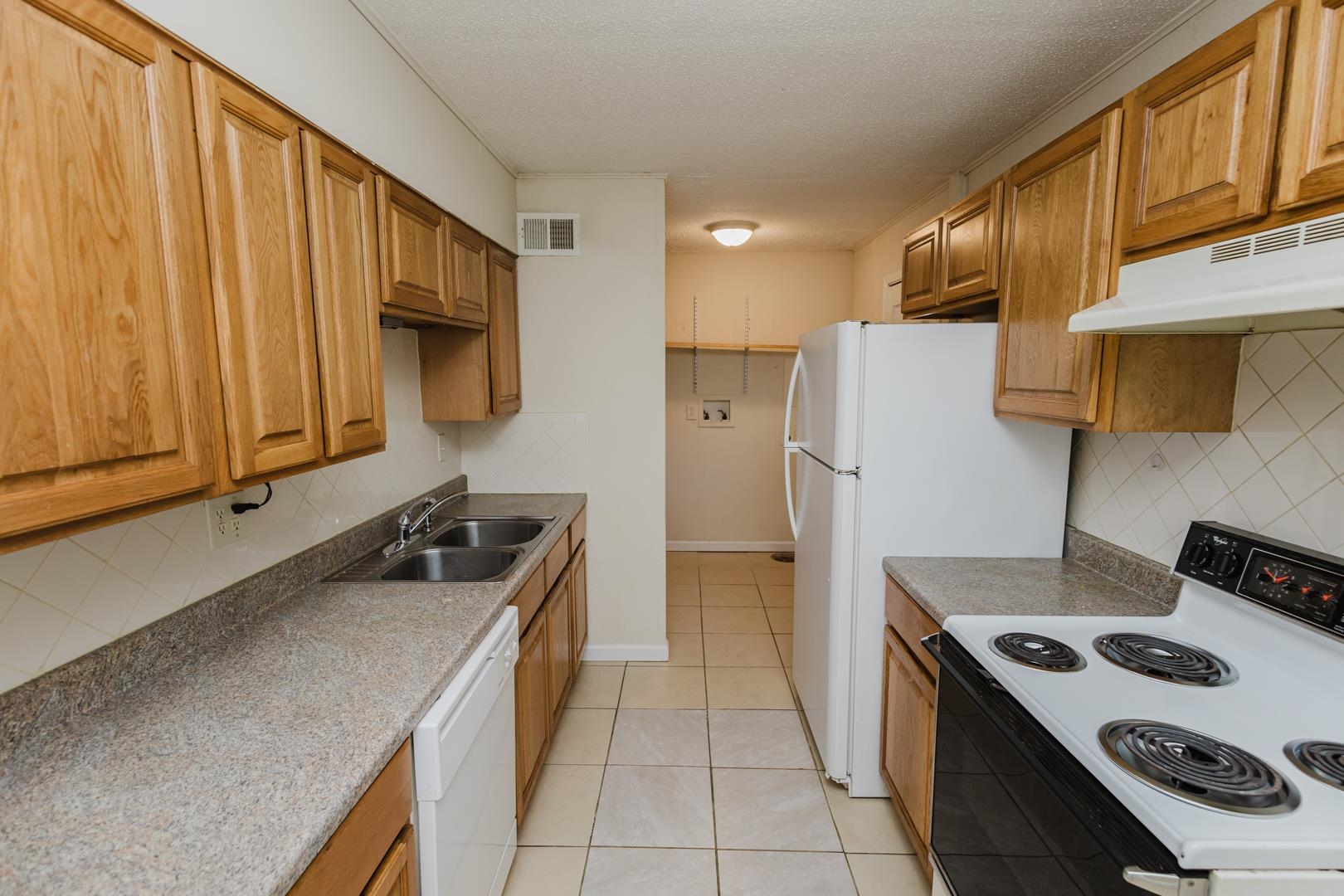 3141 E Glen Oaks Dr, Wichita, Kansas image 7