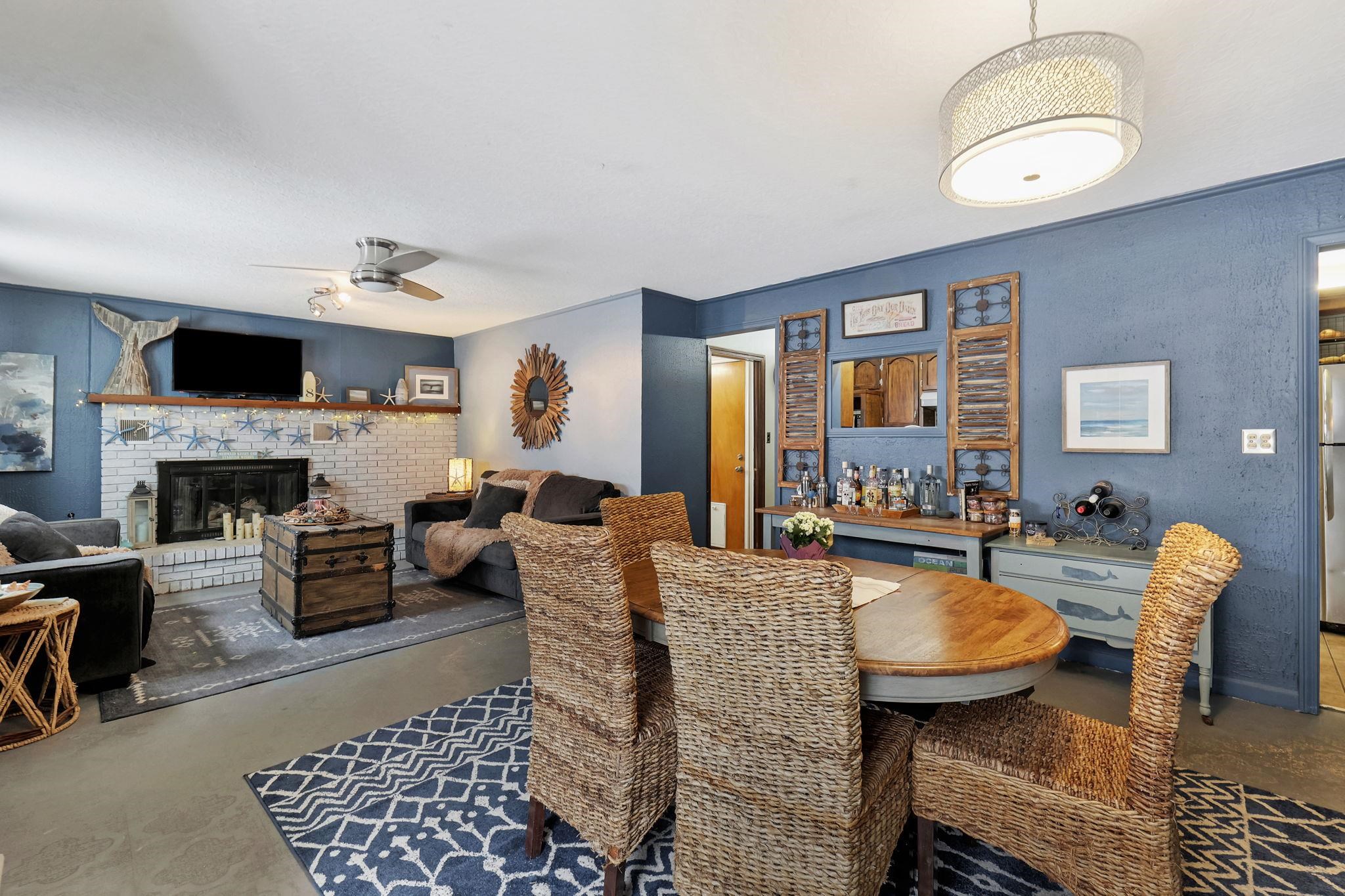 Wichita, Kansas 67204, United States, 3 Bedrooms Bedrooms, ,1 BathroomBathrooms,Residential,Pending,67270