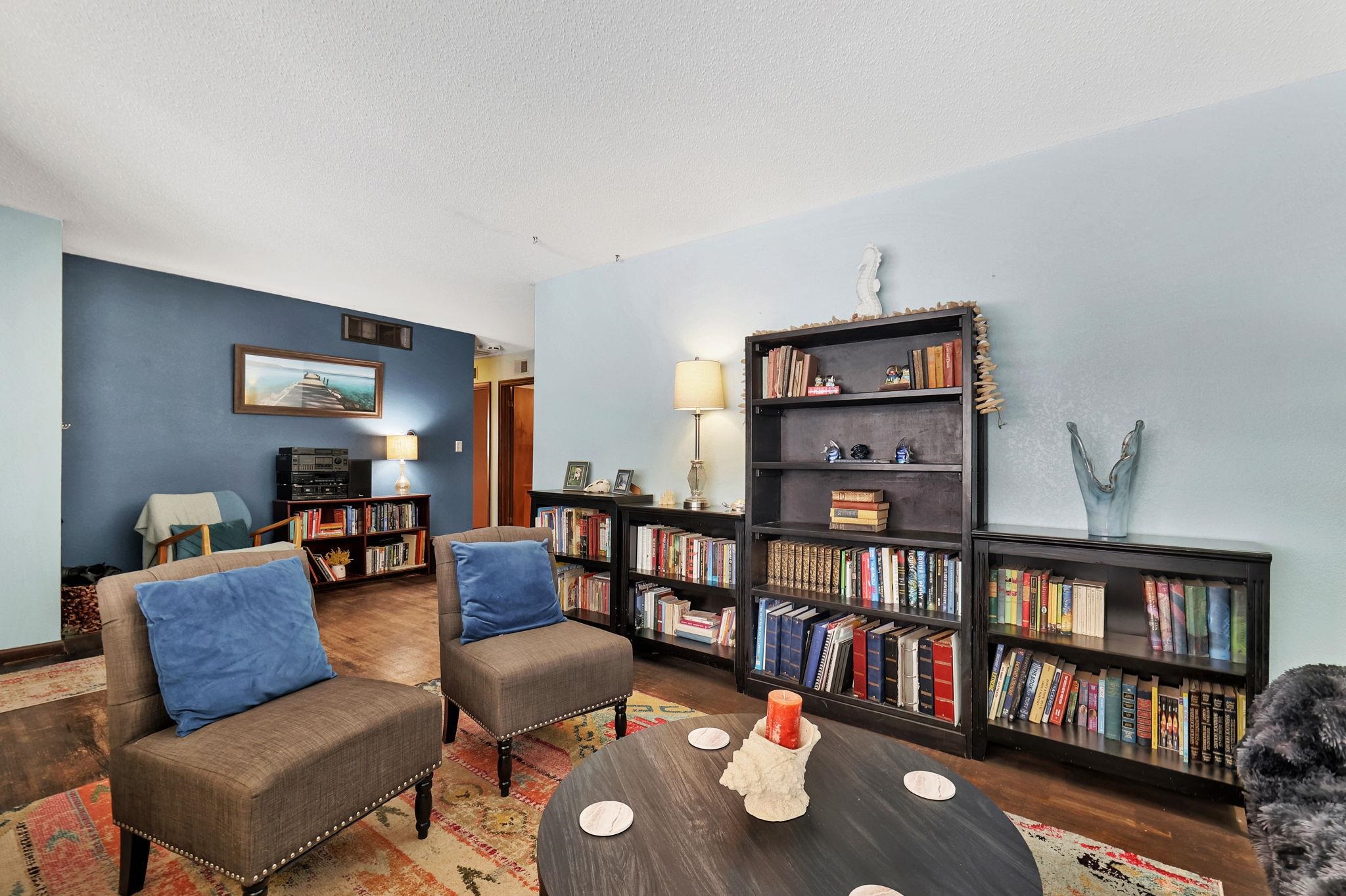 Wichita, Kansas 67204, United States, 3 Bedrooms Bedrooms, ,1 BathroomBathrooms,Residential,Pending,67270