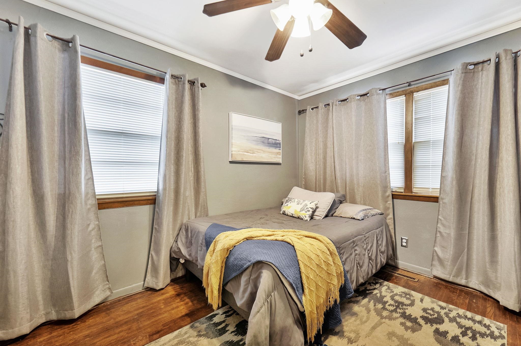 Wichita, Kansas 67204, United States, 3 Bedrooms Bedrooms, ,1 BathroomBathrooms,Residential,Pending,67270